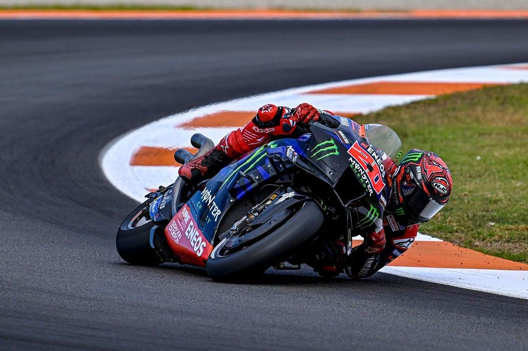 YamahaMotoGPさんのインスタグラム写真 - (YamahaMotoGPInstagram)「💬 @fabioquartararo20, Valencia Test - Overall Result - 12th:  "I think we got some positives today, but we still have to change many things. There were some big changes, especially on the aero side. But I think that the direction we took was the right one. We made a few steps, and hopefully at Sepang we can be at our 100%. Today, I was also feeling okay. I have to keep going with the antibiotics for a few days, but today was much better."  #MonsterYamaha | #MotoGP | #ValenciaTest」11月29日 4時00分 - yamahamotogp