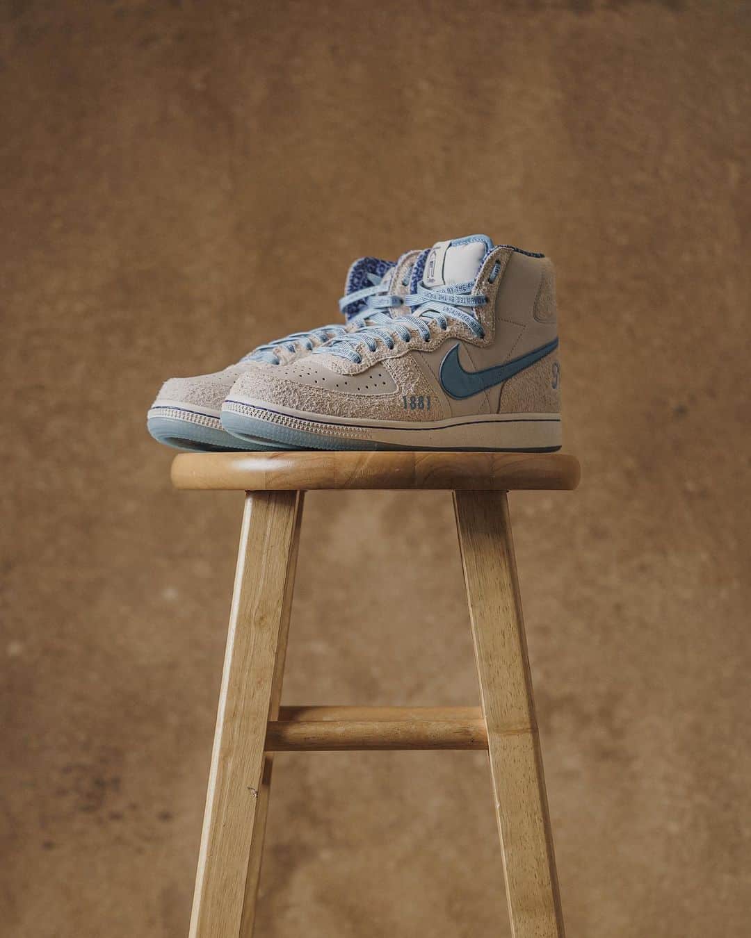 Nike Sportswearのインスタグラム：「To you, from us. 🫂  Passion, legacy, and tears are intertwined in the Spelman-inspired Nike Terminator High. Showcased through details like ‘Thy Name, We Praise’ split between the heels, enduring prints, and colors.  It’s all in the details and the details are exclusively on the Nike SNKRS app and the newest episode of Behind the Design - watch, now.」
