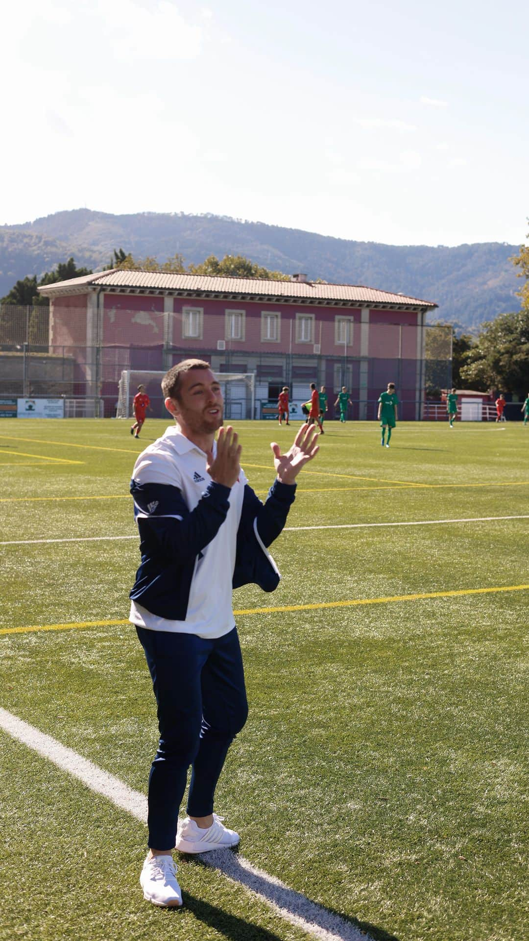 イバイ・ゴメスのインスタグラム：「⚽️Jornada 12  Santutxu 0-1 Real Sociedad • Inmensamente orgulloso de todo el equipo. No dejamos de intentarlo de principio a fin y creo que hicimos méritos para incluso ganar un partido de tanto nivel como este. • Insistir, persistir y nunca desistir 🧠 🔨  ¡Seguimos creciendo juntos! • Gracias por el video amigatxo @lucasablatico 🫶🏼」