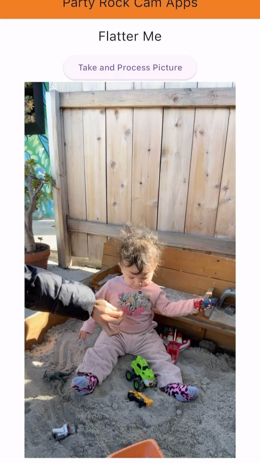 レッドフーのインスタグラム：「Getting bite to eat at our favorite @erisfoodco I had to get a narration of the little one.」