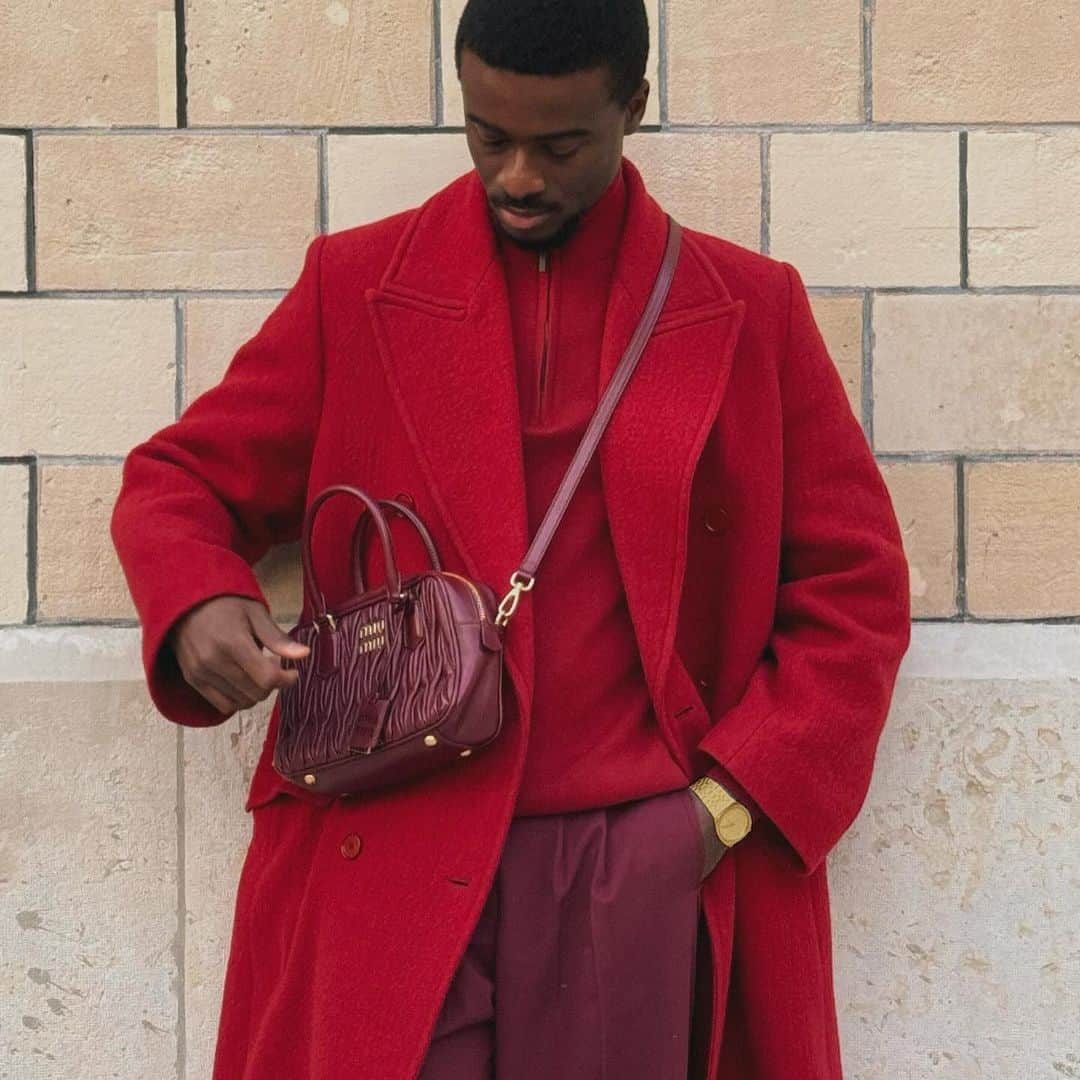 クリスチャンワイナンツさんのインスタグラム写真 - (クリスチャンワイナンツInstagram)「Paint the town red. @danclemt  wears our Cirena ruby wool coat from our AW23 Collection.  #christianwijnants #rubyred #redvelvet #woolcoat #wintercoat #streetstyle #cwlooks」11月29日 4時27分 - christianwijnants