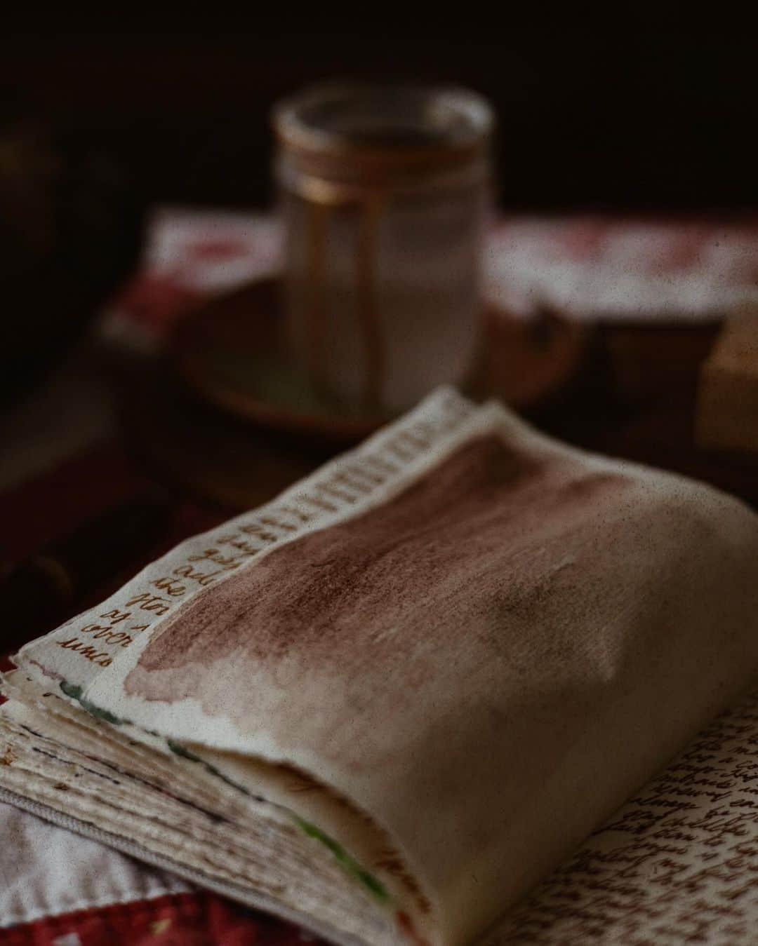 Catharine Mi-Sookさんのインスタグラム写真 - (Catharine Mi-SookInstagram)「A wash of violet Côte d'Azur watercolor eases my ink-trailed thoughts to find their shoreline amongst the pages. So much swimming in my heart and mind of late, of always. Is it any wonder I collect journals to and fro? What about you? What’s your accoutrement-companion of choice?」11月29日 4時32分 - catharinemisook