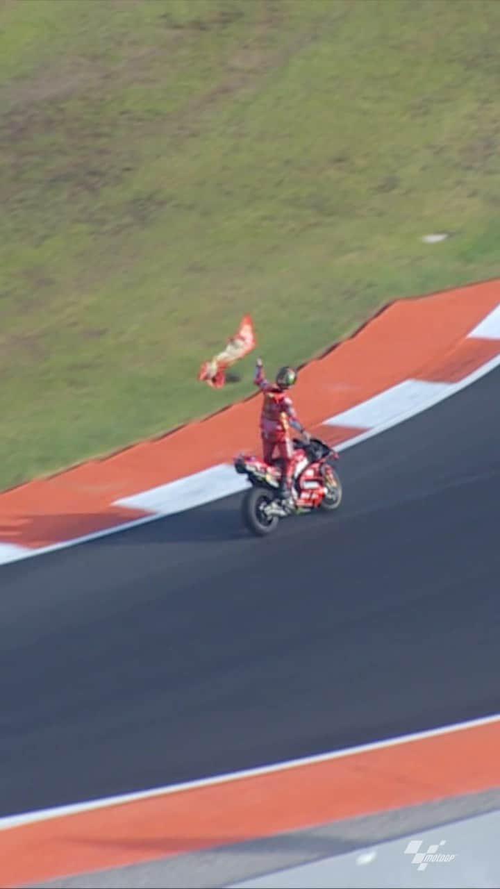 モンスターエナジーのインスタグラム：「Take a front row seat to @Pecco63’s victory lap this past weekend 🏁   #MonsterEnergy #MotoGP #ValenciaGP #PeccoBagnaia #Motorsport」