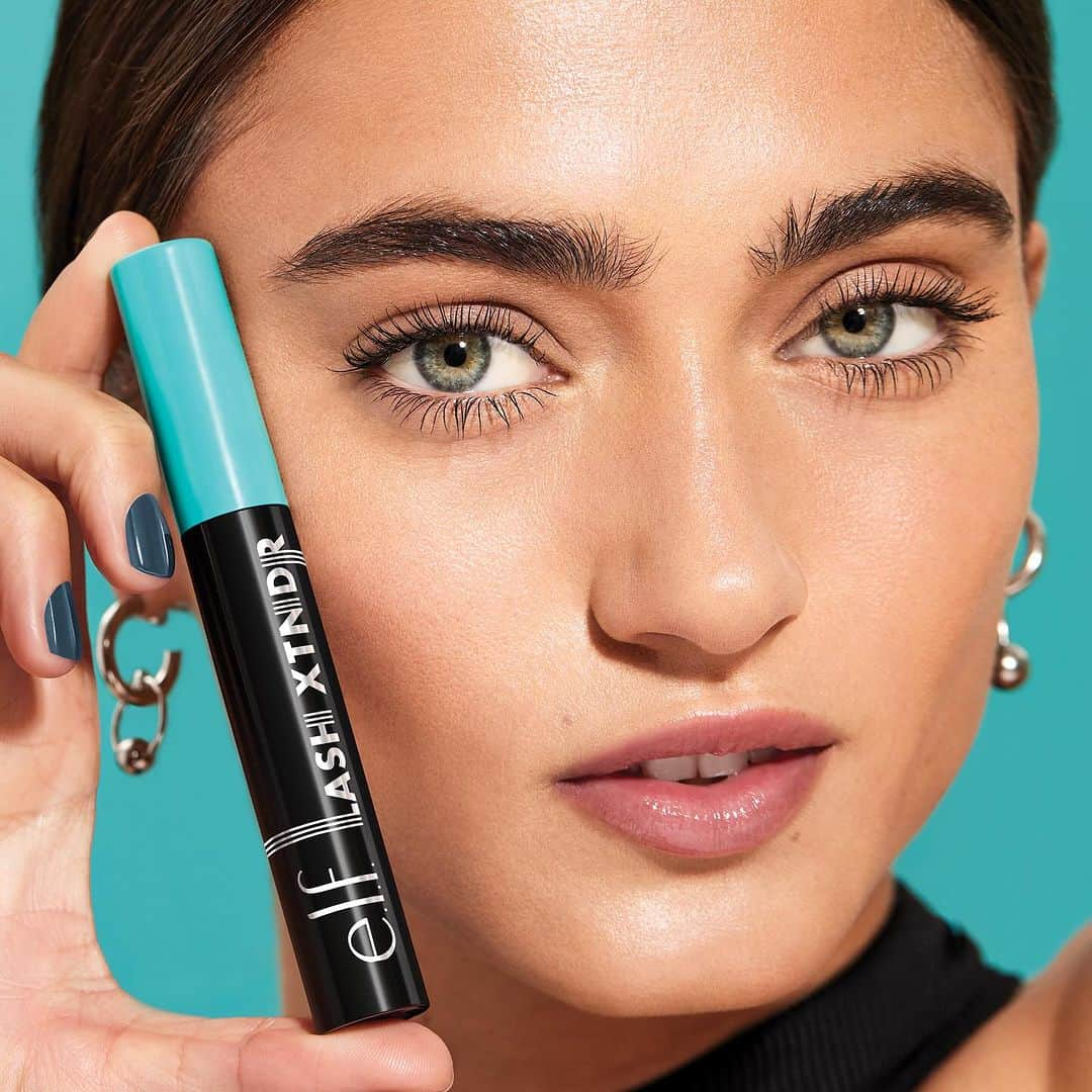 e.l.f.のインスタグラム：「Ready to take your lashes to xtreme length? 🙌  ✨NEW✨ Lash XTNDR Mascara is NOW AVAILABLE on elfcosmetics.com! Swipe for the before and after 👀  This long-lasting & buildable formula wraps lashes in lightweight tubes for lashes that extend beyond your natural length! 🌟 This clump, flake AND smudge resistant mascara is infused with 5% Jojoba seed oil to nourish lashes. 😍   Tap to shop all 3 shades for ONLY $7 each 🤩 AVAILABLE NOW on elfcosmetics.com for US, Canada, UK & EU residents! 🇺🇸🇨🇦🇬🇧   🇺🇸: Available now on elfcosmetics.com, coming exclusively to @target in-store & online later this year 🇨🇦: Available now on elfcosmetics.com, coming exclusively to @shoppersbeauty early 2024 🇬🇧: Available now on elfcosmetics.co.uk, coming in-store & online to @superdrug & @bootsuk early 2024, coming online to @beautybaycom, @sephorauk, @asos and @amazonuk early 2024 EU: Available now on elfcosmetics.com, coming in-store & online to @douglas_cosmetics and @amazonde early 2024  #elfcosmetics #elfingamazing #eyeslipsface #crueltyfree #vegan」