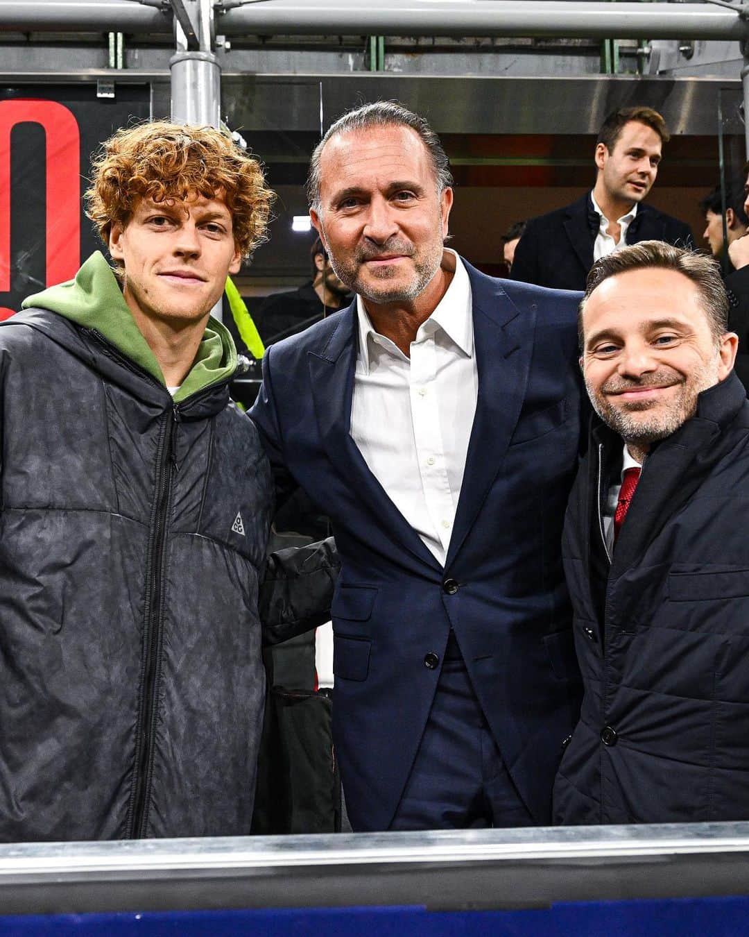 ACミランのインスタグラム：「Game, set, match... 𝙈𝙞𝙡𝙖𝙣 🎾📣  #UCL #ACMBVB #SempreMilan」