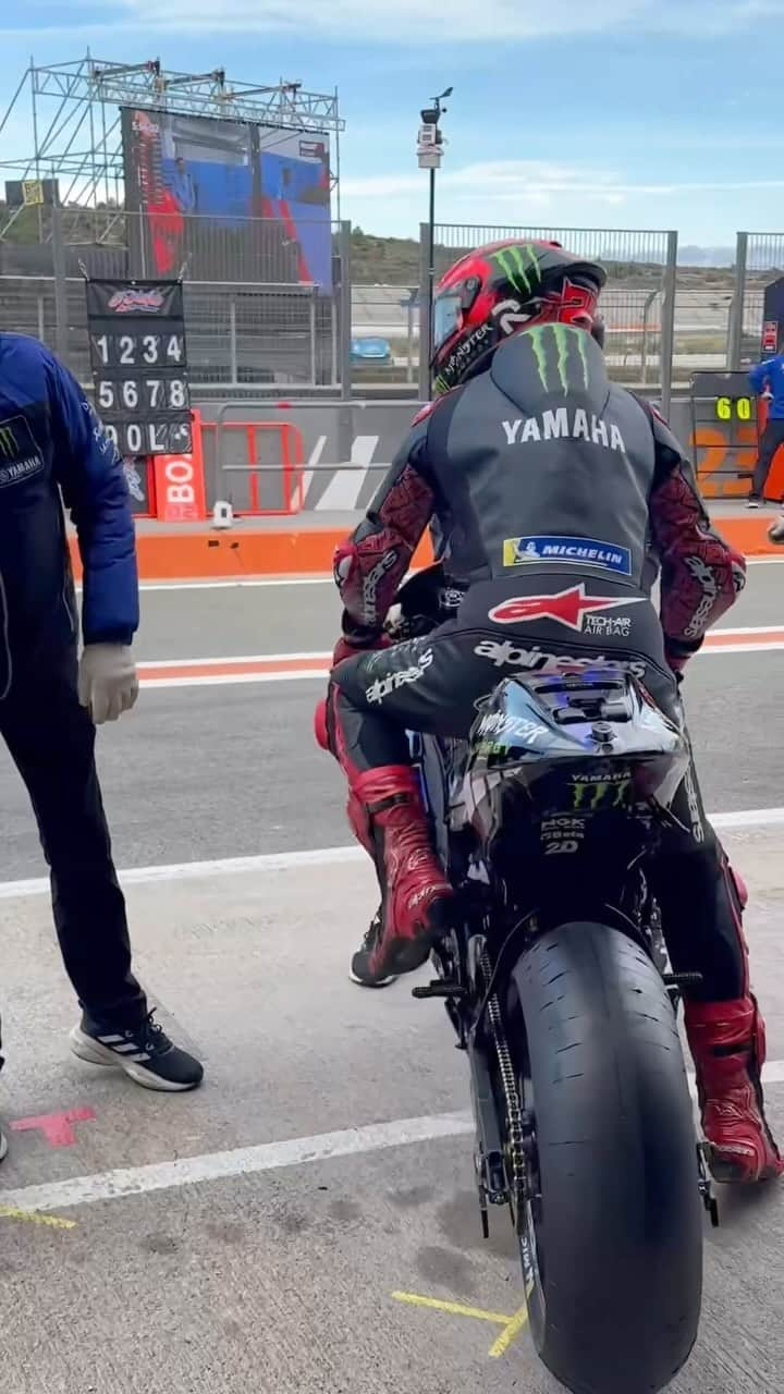 YamahaMotoGPのインスタグラム：「The excitement of the first pit lane exit of the new season 🚀  #MonsterYamaha | #MotoGP | #ValenciaTest」