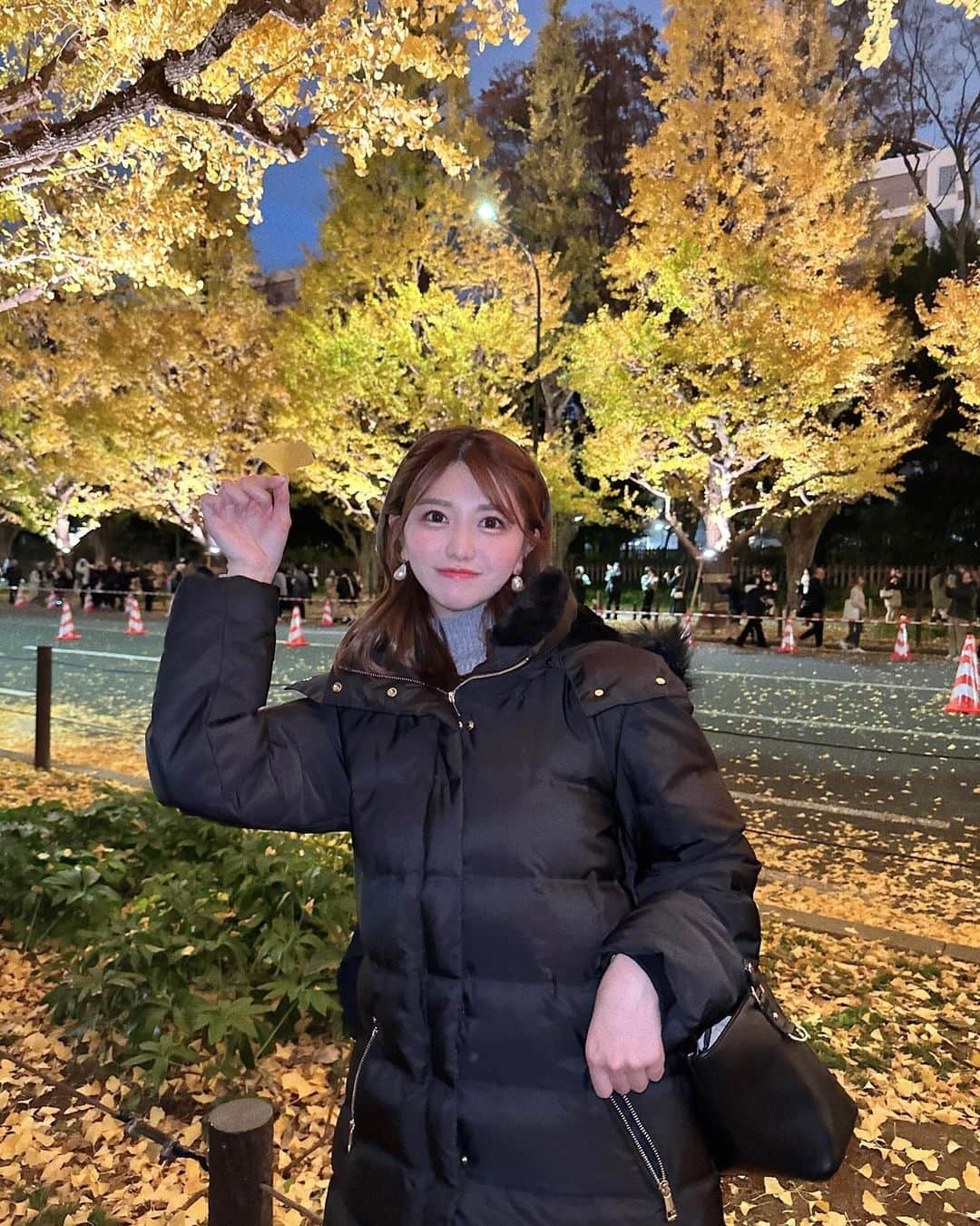 natsumiさんのインスタグラム写真 - (natsumiInstagram)「🍂♡ ㅤㅤㅤㅤㅤㅤㅤㅤㅤㅤㅤㅤㅤ はじめてライトアップのいちょう並木いけた✨ 終始にこにこ爆笑でした🤣 ㅤㅤㅤㅤㅤㅤㅤㅤㅤㅤㅤㅤㅤ ㅤㅤㅤㅤㅤㅤㅤㅤㅤㅤㅤㅤㅤ ㅤㅤㅤㅤㅤㅤㅤㅤㅤㅤㅤㅤㅤ #外苑前いちょう並木 #いちょう並木 #いちょう」11月28日 20時12分 - iskw_ntm