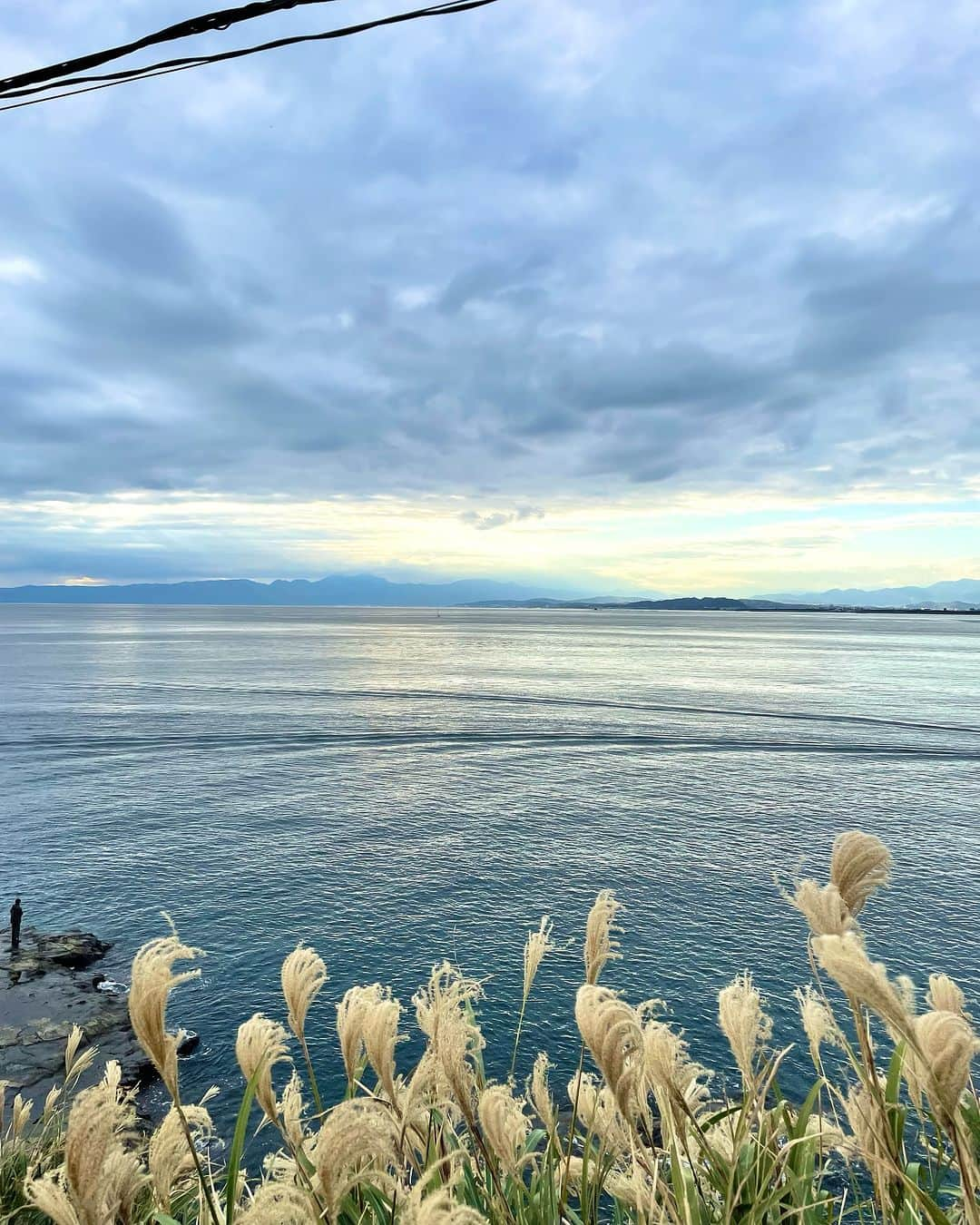 金子実加のインスタグラム：「都内から2時間半かけて🚗 やっと見れる景色…🌊 癒される✨  #sea #海 #江ノ島 #江の島 #神奈川 #japan」