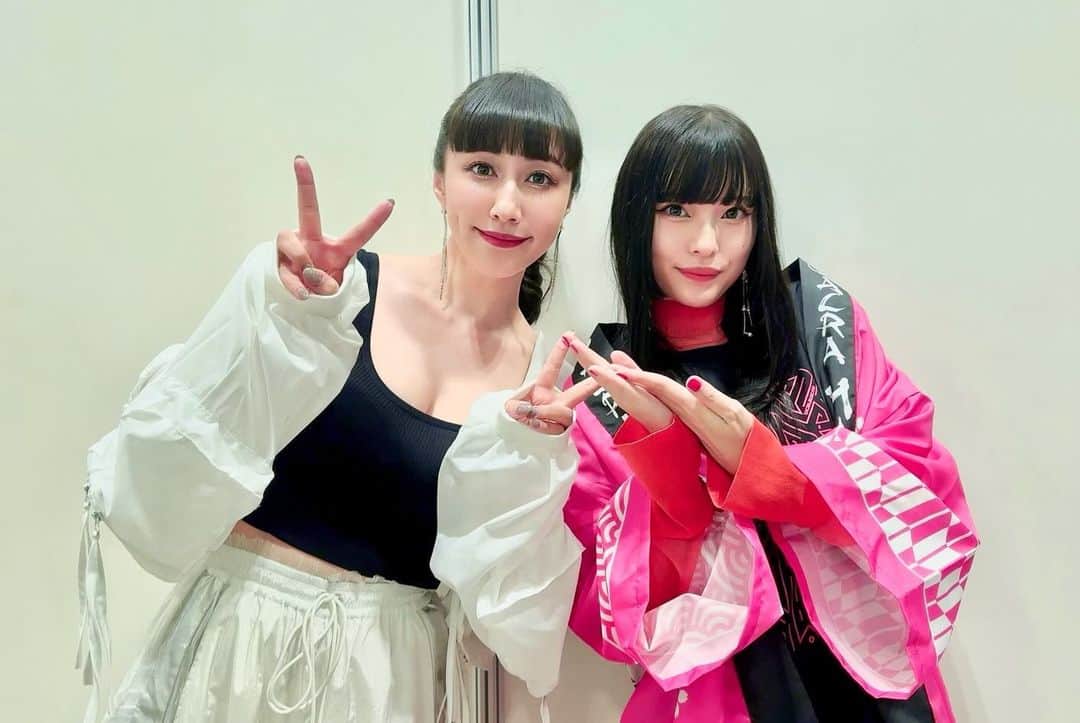 ASCAさんのインスタグラム写真 - (ASCAInstagram)「THANKS FOR COMING TO ◤Anime Festival Asia Singapore 2023×SACRA MUSIC FES.◢  4年半ぶりにシンガポールでLIVEができて 心からの歌を届けることができて幸せでしたっ I'm home! Love you all♥ Hope to see you again.  思い出沢山持ち帰って次は5日後、香港で会いましょう✈︎  #ASCA #asca_jp #sacramusic #singer #goodmusic #music #newrelease #newmusic #photography #photooftheday#portraitgames #earth_portraits #moodygrams #vscoportrait #fashion #japan #anime #anisong #Spotify #Applemusic #LINEMUSIC #portraitpage #AFASG2023」11月28日 20時23分 - asca_jp