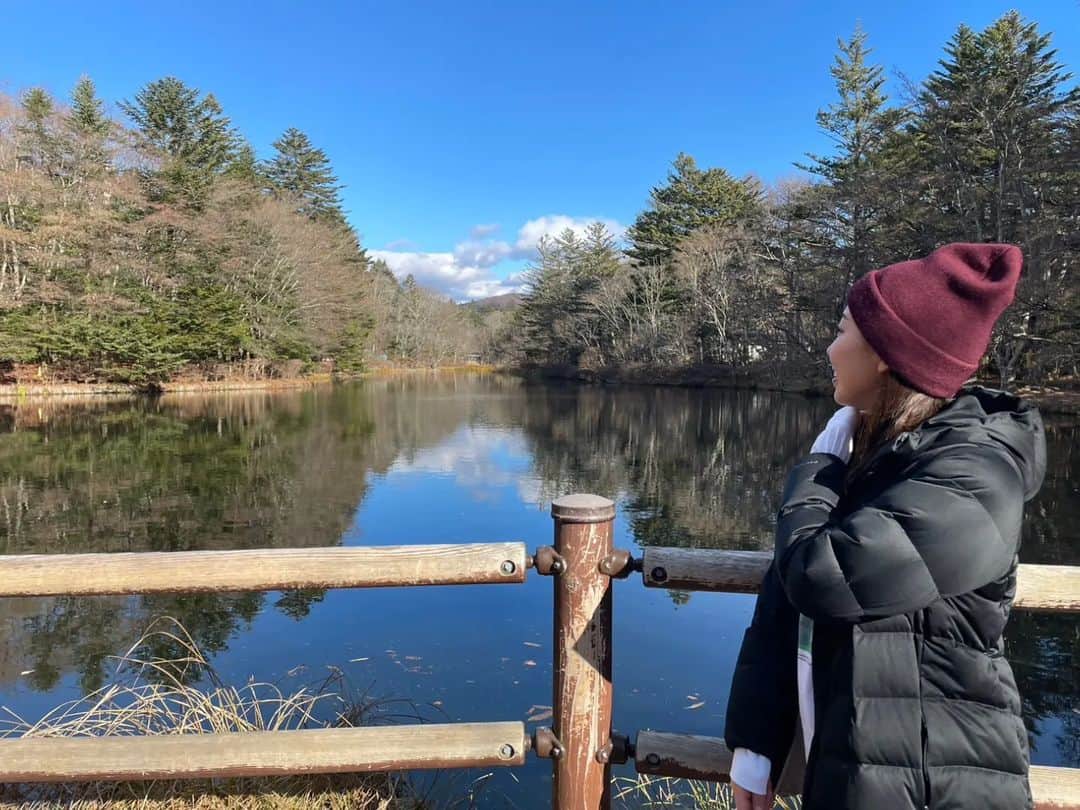 近江谷杏菜のインスタグラム：「🍂🍂🍂  あさんぽ in 軽井沢  #VitaminD」