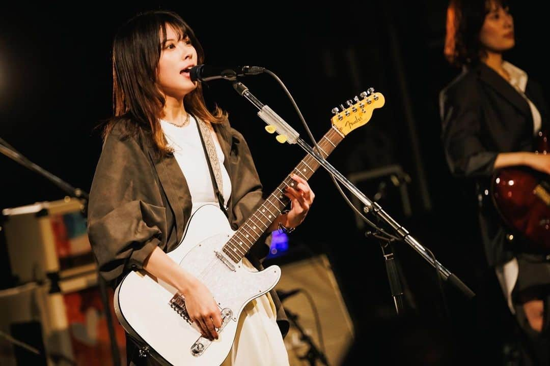 森脇加奈子のインスタグラム：「2023.10.30(mon)  KILLT MELT LAND EXTRA SHOWCASE HALLOWEEN SP at shibuya WWW  photo by @sai_cho_823   #livephotography #band #Faulieu  #vocal  #guitar #fender #followme」