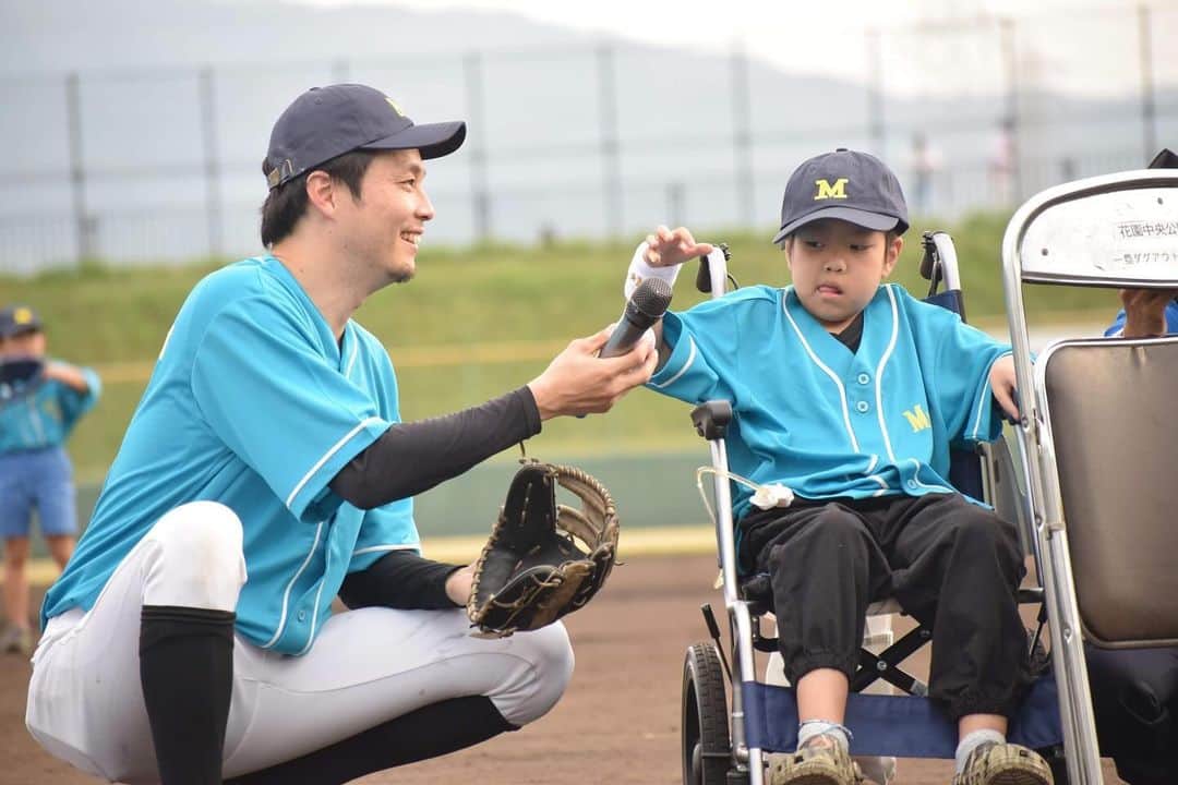 生山裕人さんのインスタグラム写真 - (生山裕人Instagram)「. 生山、みずきくんしました。  11/4に、病気で⻑期療養中のみずきくんの「治療しながらも、友達と一緒に野球をやりたい」という⻘春を叶えるために、 認定 NPO 法人 Being ALIVE Japan が企画した「⻑期療養児と友人との野球交流イベント」に参画しました。  みずきくんに『MIZUKIES』のチームメイトに指名してもらい、思いっきり楽しんできました✨  同じ時間を共にした皆さま！ 最高の時間をありがとうございました！！！  みずきくんと出会えたことに感謝。  #beingalivejapan #日本財団HEROs」11月28日 20時42分 - ikuyaman130