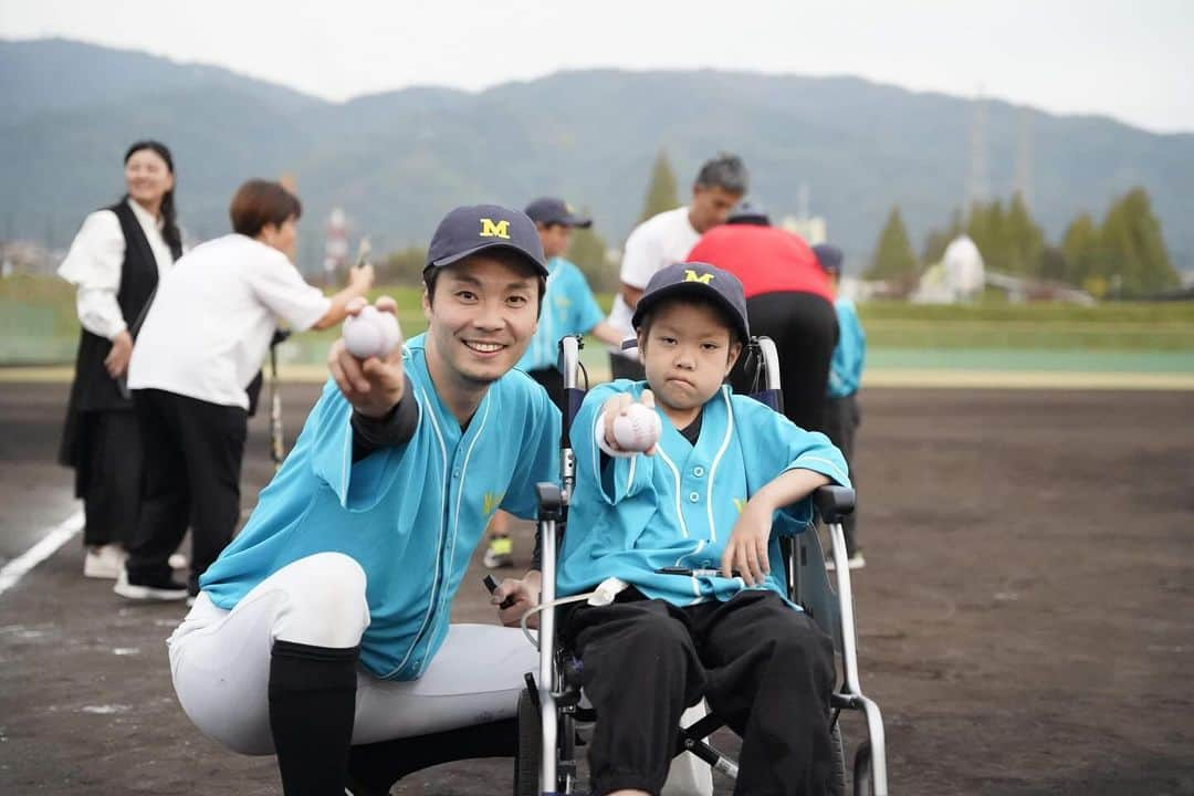 生山裕人さんのインスタグラム写真 - (生山裕人Instagram)「. 生山、みずきくんしました。  11/4に、病気で⻑期療養中のみずきくんの「治療しながらも、友達と一緒に野球をやりたい」という⻘春を叶えるために、 認定 NPO 法人 Being ALIVE Japan が企画した「⻑期療養児と友人との野球交流イベント」に参画しました。  みずきくんに『MIZUKIES』のチームメイトに指名してもらい、思いっきり楽しんできました✨  同じ時間を共にした皆さま！ 最高の時間をありがとうございました！！！  みずきくんと出会えたことに感謝。  #beingalivejapan #日本財団HEROs」11月28日 20時42分 - ikuyaman130