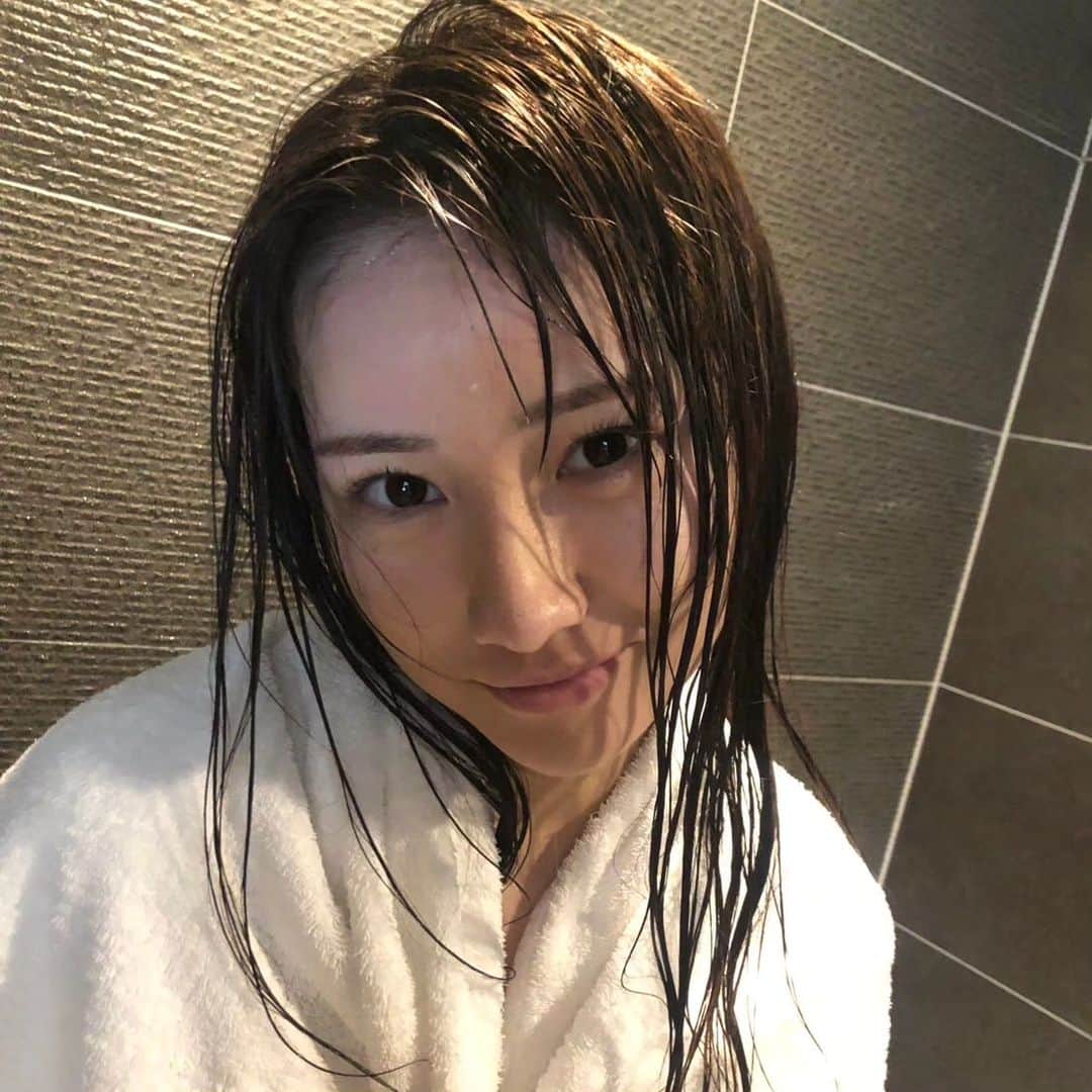 山手梨愛さんのインスタグラム写真 - (山手梨愛Instagram)「浴びてきたよ🚿」11月28日 20時35分 - yamate_ria