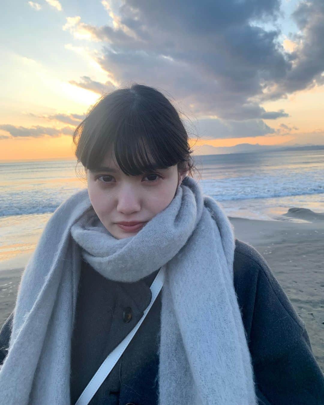 荒川ちかのインスタグラム：「今年も冬の海に行けるといいな」