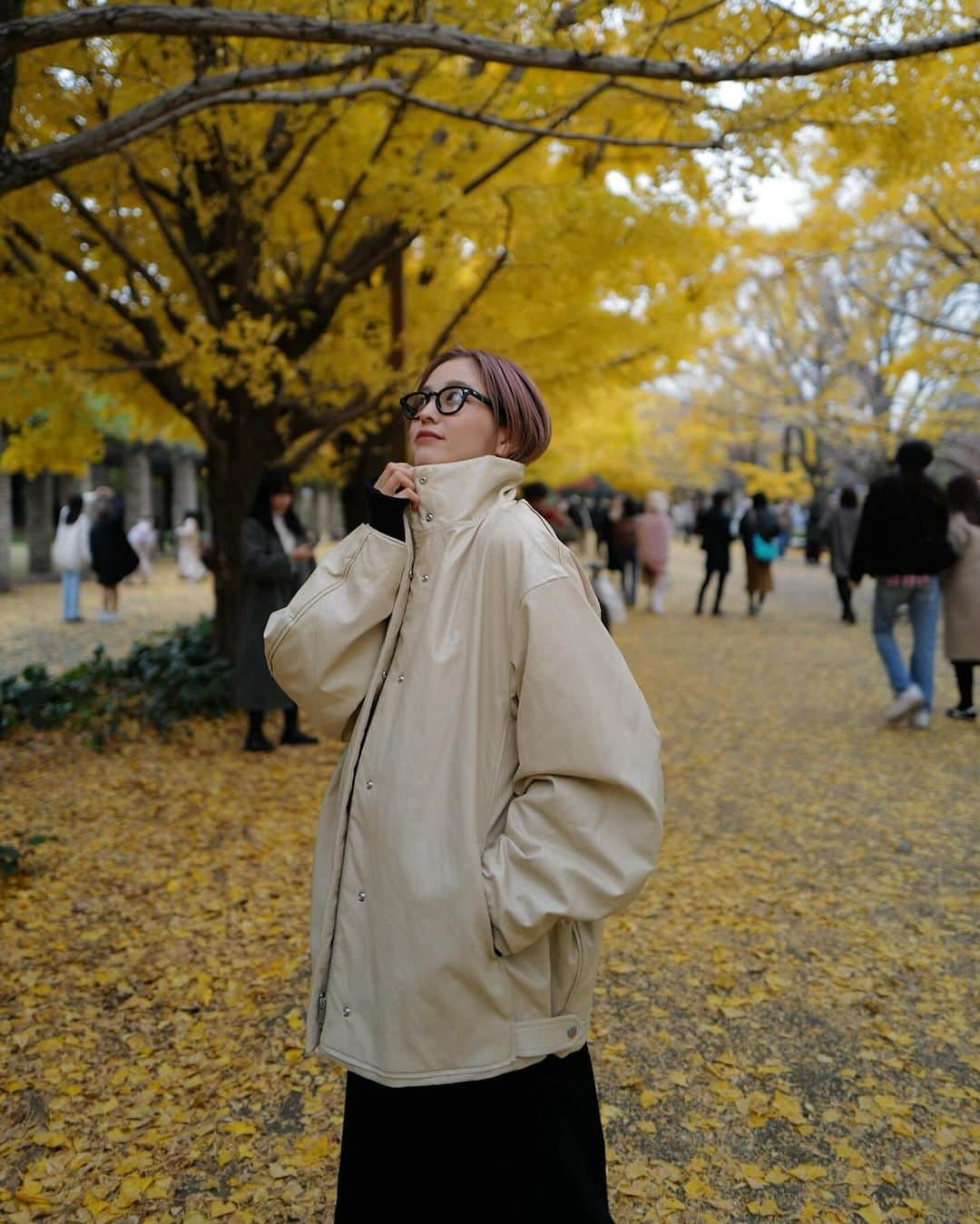 徳永 美乃里さんのインスタグラム写真 - (徳永 美乃里Instagram)「紅葉見に行ってきた🍁♡ 予定色々変更して、初めましての昭和記念公園へっ🚘  めちゃくちゃ寒かったけど日本庭園もほんと綺麗で感動した🥹✨  写真はセルフタイマーで頑張りました！笑 紅葉バッグにいい写真難しかった🤣」11月28日 21時07分 - tokunaga_minori