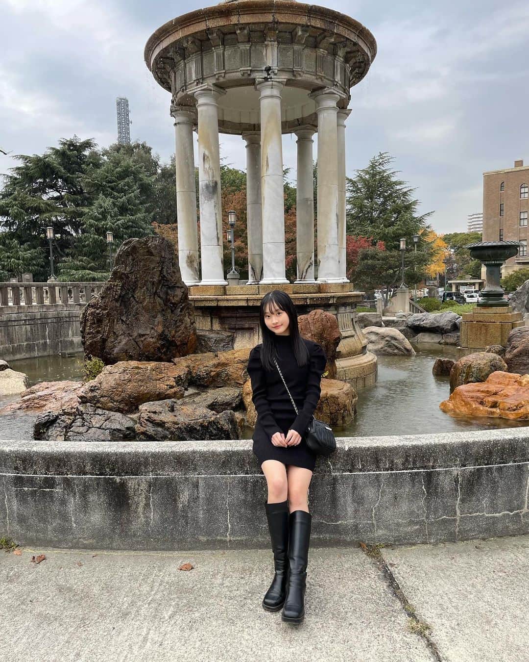 西野心桜さんのインスタグラム写真 - (西野心桜Instagram)「この日はいつもより大人っぽい服でした🖤 似合ってますか〜？？？   #GRL #grlコーデ  #鶴舞公園  #09  #jc  #jc2  #女子中学生」11月28日 21時10分 - o2_cocoro