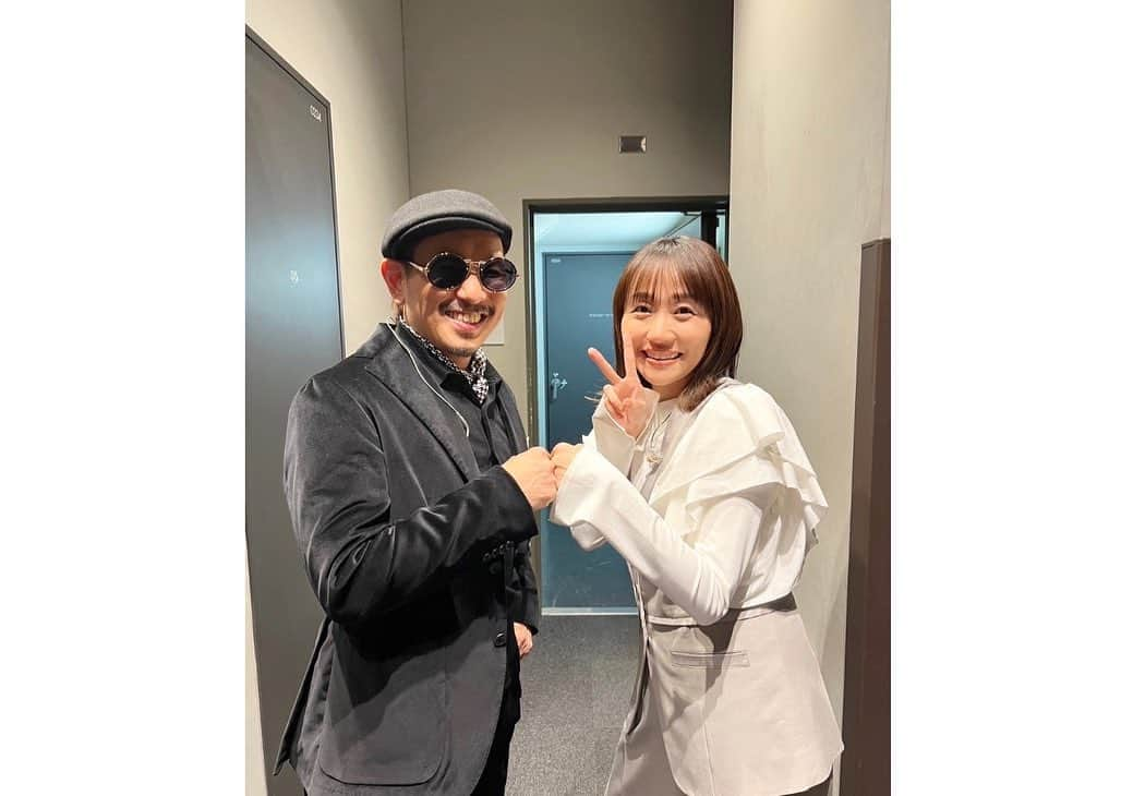 矢井田瞳さんのインスタグラム写真 - (矢井田瞳Instagram)「🎤🎤🎤  「うたコン」NHK大阪ホールから生放送📺✨ ドキドキしたけれど楽しかったです！  DOZAN11(三木道三さん)にも久しぶりに会えて嬉しかった！出演者みなさんの唄が素晴らしくて心震えました🥹💕  ありがとうございました！🎤  👗 @aulaaila_press  @aulaaila_official   #うたコン #nhk」11月28日 21時26分 - hitomi_yaida