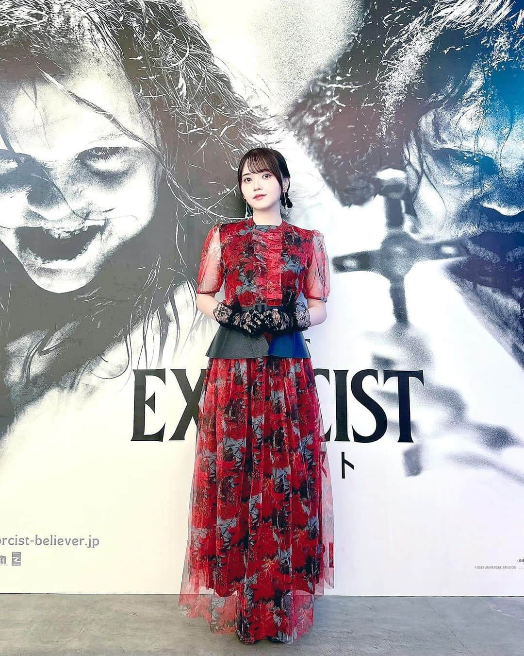 柏木作夢さんのインスタグラム写真 - (柏木作夢Instagram)「本日、映画「エクソシスト 信じるもの」公開記念 新宿リアルブラムハウスオープンイベントにて  鬼頭明里さんの衣装を担当しました🥀 @akarikito1016   今日のサムズポイントはレースグローブとペプラムベルトです‼️  美しい✨✨✨  #鬼頭明里 #エクソシスト #舞台挨拶 #スタイリスト #samukashiwagi #柏木作夢 #サムズポイント #red #dress #exorcist」11月28日 21時19分 - samukashiwagi