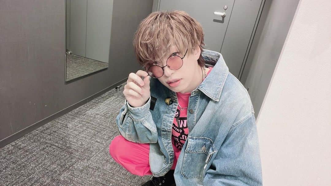 センラのインスタグラム：「ゴシップ配信決定！ストーリーからサイト飛べます！  ゴシップ東京  #インスタにも思い出ゴシップ」