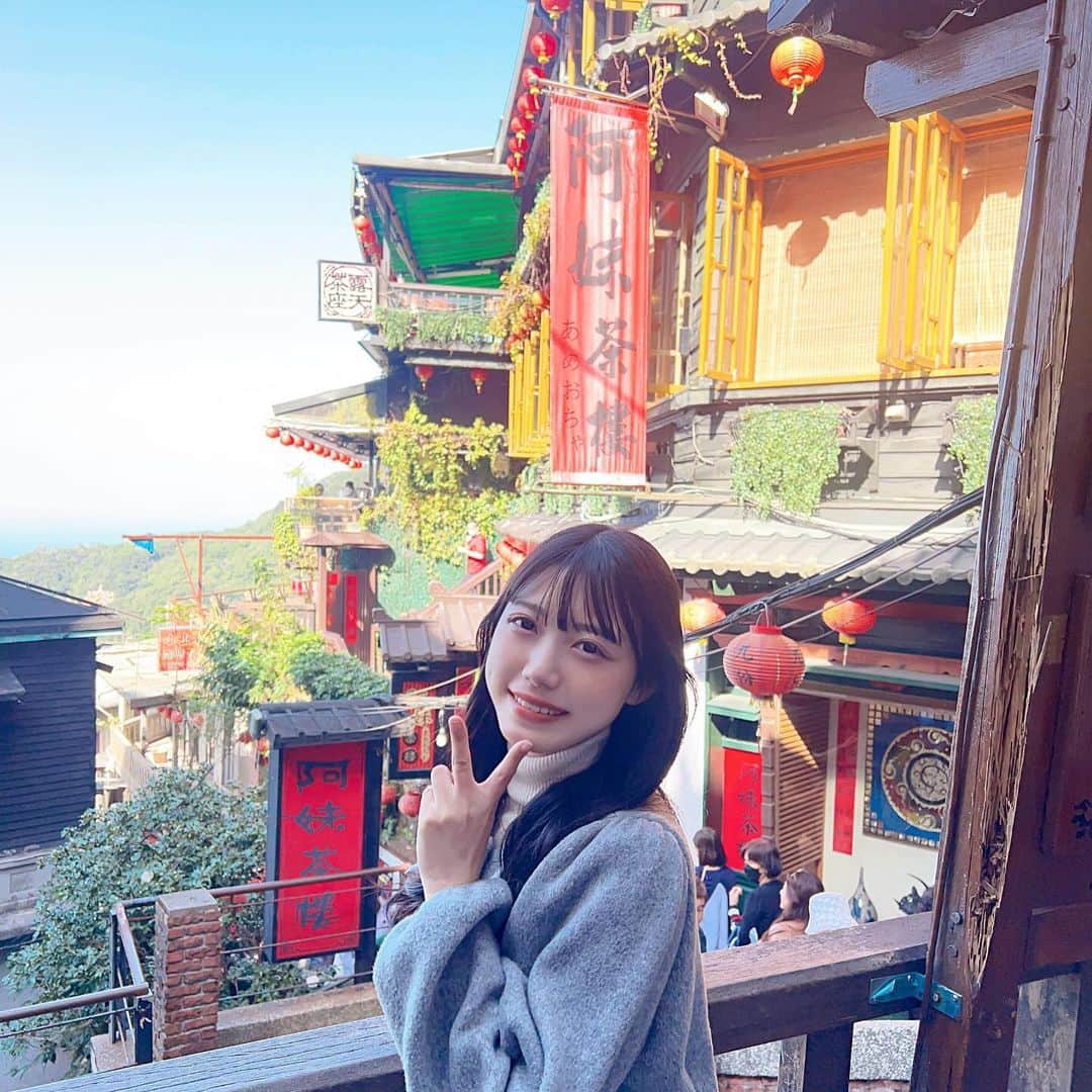 西嶋菜々子さんのインスタグラム写真 - (西嶋菜々子Instagram)「初台湾！1日目は九份に☺️ 期待通りの街だった！丁度いい広さで回りやすかったし、お目当てのお茶屋さんにも行けたから大満足🍵 夜までいて提灯点るところ見たいと思ったけど時間ありすぎて断念！絶対また来る！   #台湾観光  #台湾  #台北  #九份」11月28日 21時28分 - nanako_nishijima