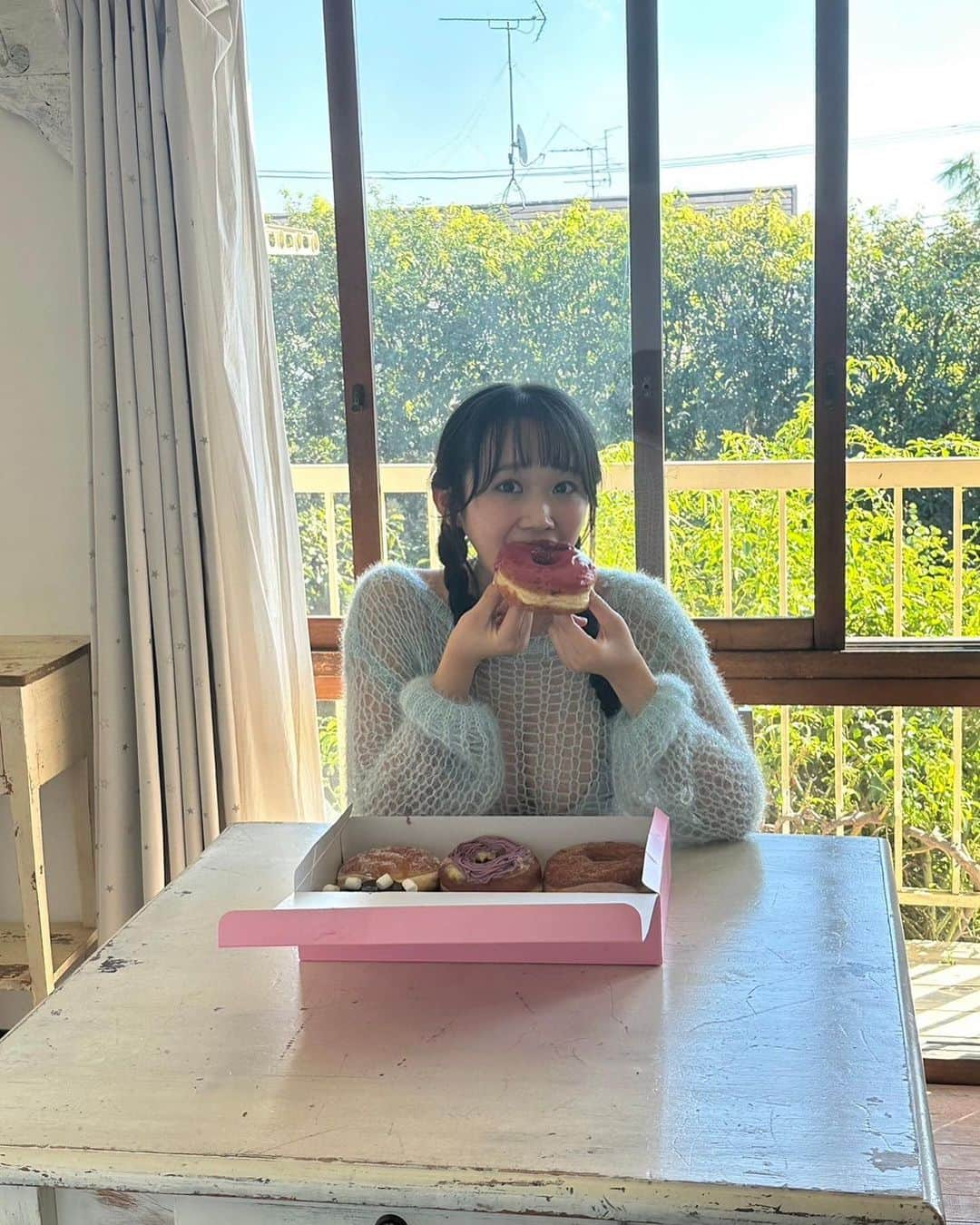 奥村梨穂さんのインスタグラム写真 - (奥村梨穂Instagram)「【お知らせ】 知っている方もいらっしゃると思うのですが、今日28日発売の『FLASH』さんにてグラビア掲載されています。 そして、デジタル写真集も発売されます。 ぎゃん嬉しか〜！！！ 初めての色の水着を着たば〜い😽 とっても楽しい撮影でした。 みなさん是非ゲットしてばい。」11月28日 21時29分 - riho_okumura_official