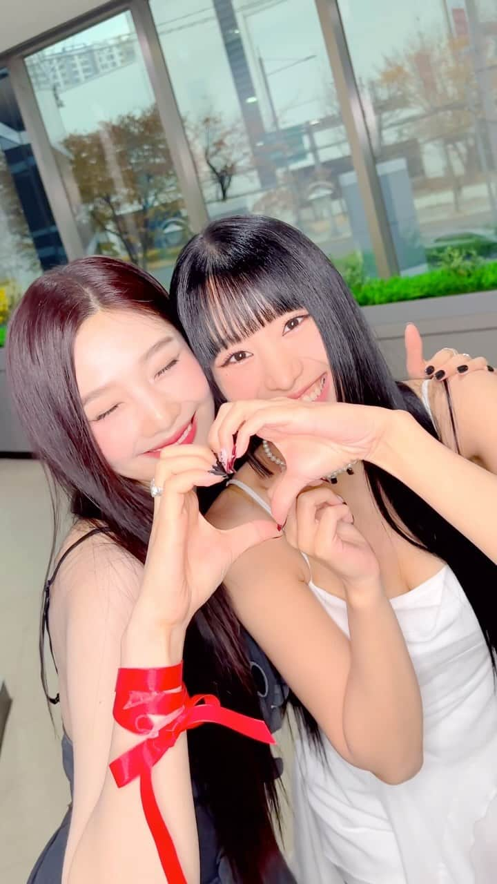 Red Velvetのインスタグラム：「#What_A_Chill_Kill Like a Winner #NATTY!  #KISSOFLIFE #키스오브라이프  #KIOF #나띠 #레드벨벳 #RedVelvet #JOY #조이 #Chill_Kill #칠킬 #Chill_Kill_Challenge」