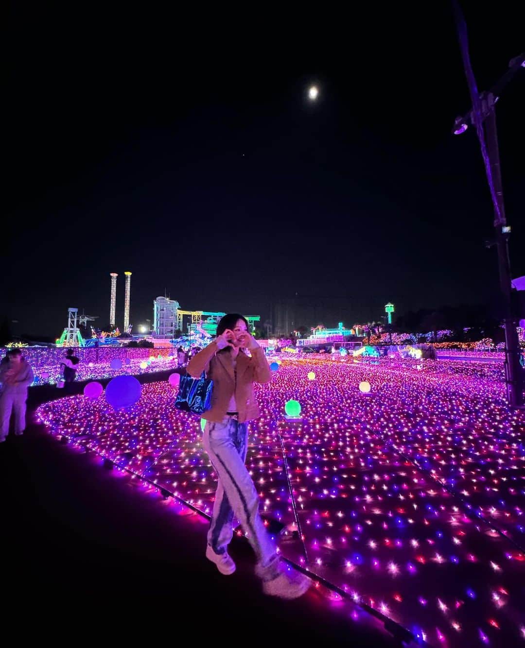 MIRIさんのインスタグラム写真 - (MIRIInstagram)「いとことデート🫠🩵 性格とか雰囲気が似てるから 一緒にいてめちゃくちゃ楽〜🫡✨ ネイルもほぼ同じようなネイルしてて さすがにびっくり🫢」11月28日 21時38分 - onakasuitamiri