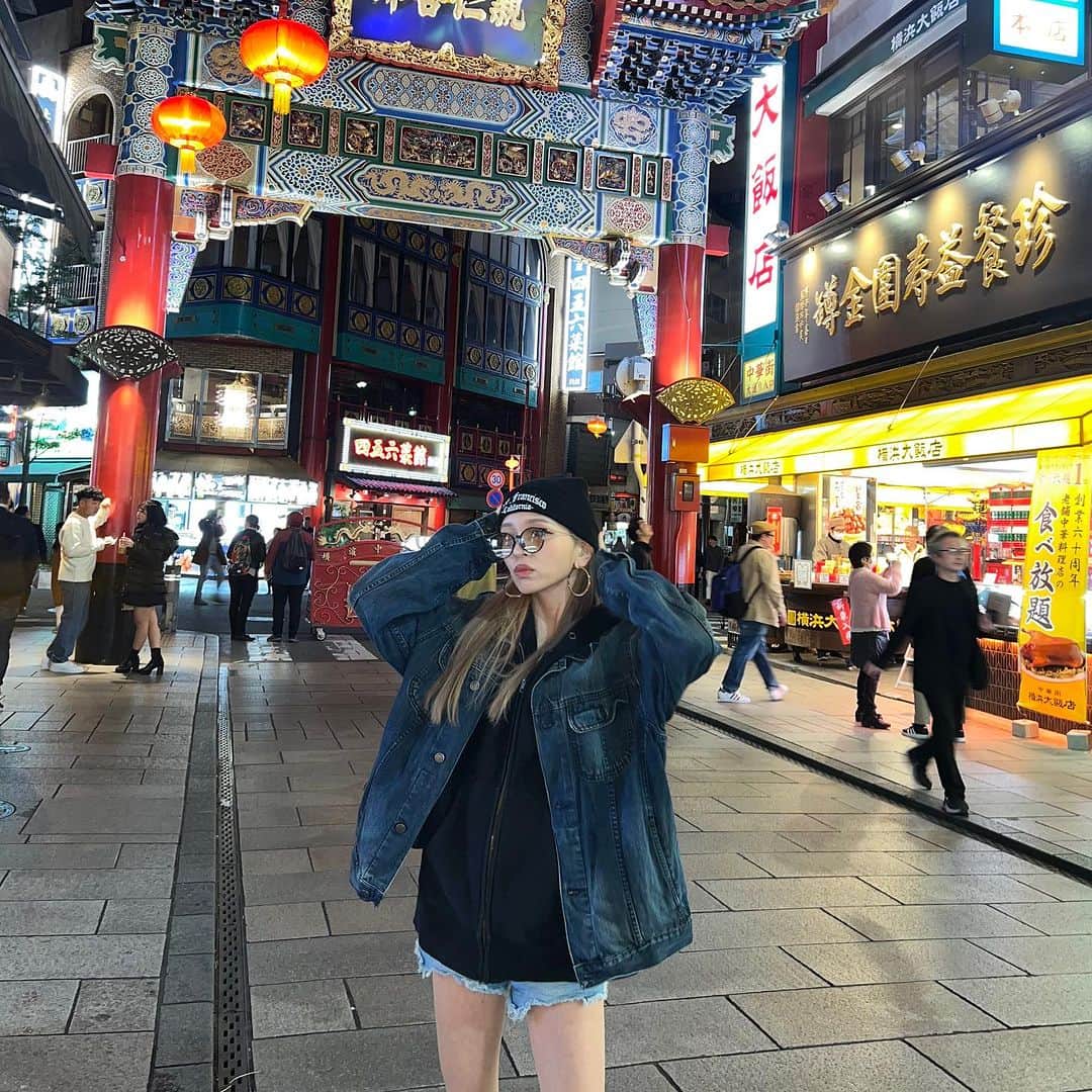 高畑麻優さんのインスタグラム写真 - (高畑麻優Instagram)「#mayus_style_ 💙🖤 5年ぶりくらいの中華街 🥟ゴマ団子激うまだた^_− ☆」11月28日 21時52分 - 04__m.aa