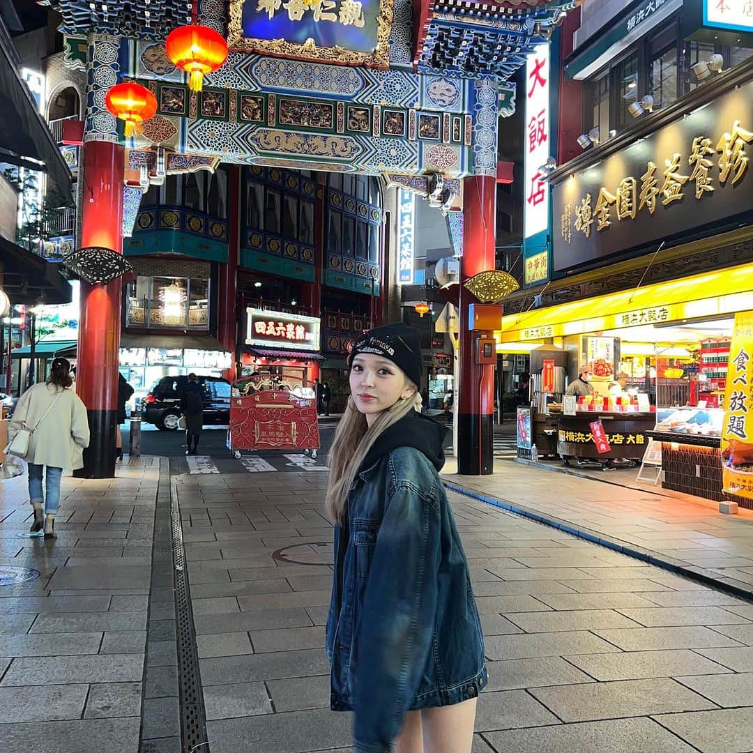 高畑麻優さんのインスタグラム写真 - (高畑麻優Instagram)「#mayus_style_ 💙🖤 5年ぶりくらいの中華街 🥟ゴマ団子激うまだた^_− ☆」11月28日 21時52分 - 04__m.aa