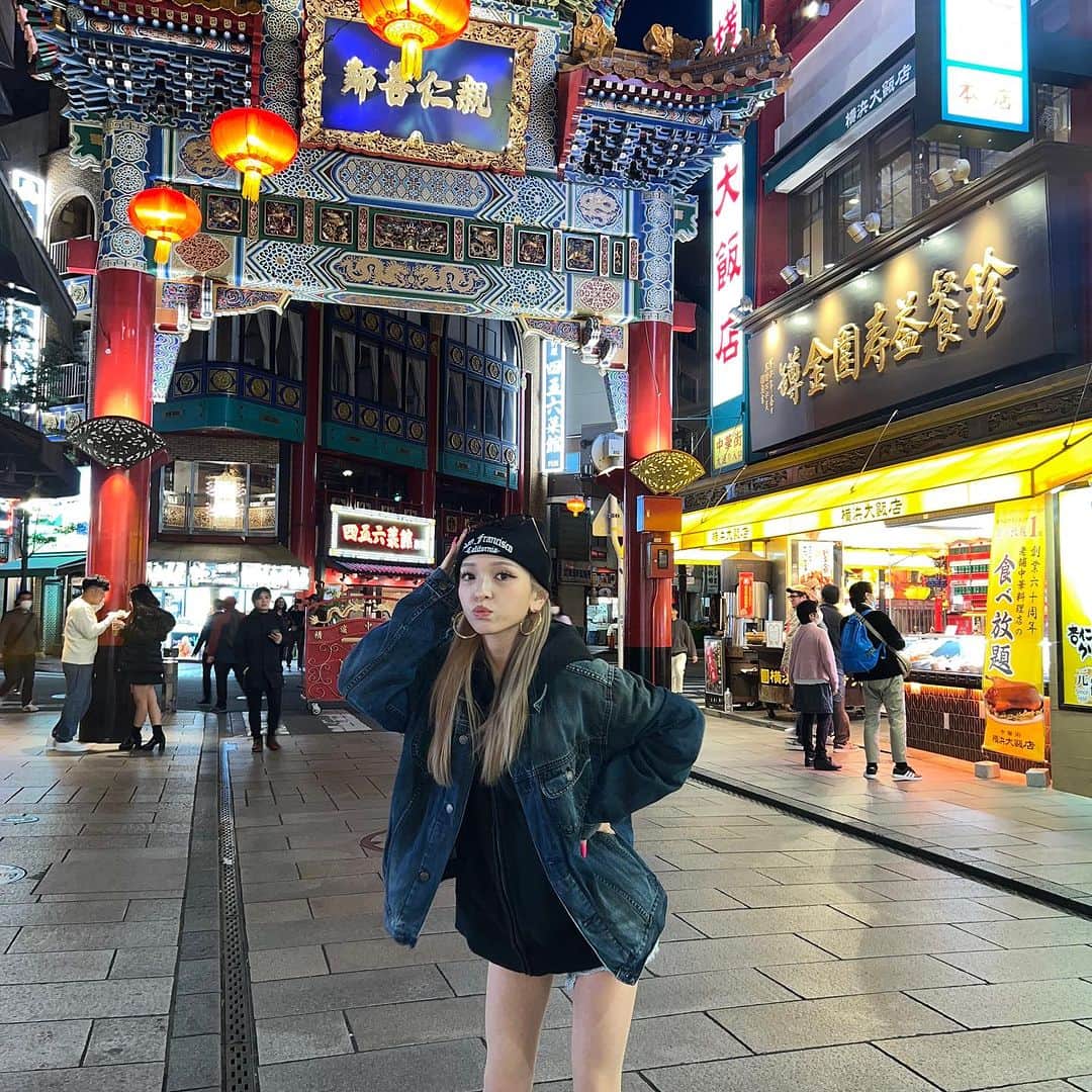 高畑麻優さんのインスタグラム写真 - (高畑麻優Instagram)「#mayus_style_ 💙🖤 5年ぶりくらいの中華街 🥟ゴマ団子激うまだた^_− ☆」11月28日 21時52分 - 04__m.aa