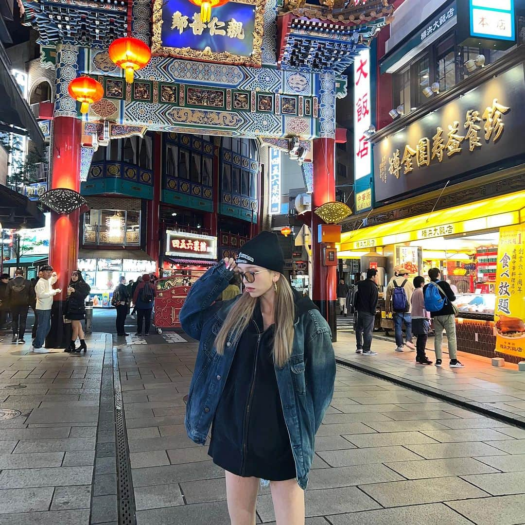 高畑麻優さんのインスタグラム写真 - (高畑麻優Instagram)「#mayus_style_ 💙🖤 5年ぶりくらいの中華街 🥟ゴマ団子激うまだた^_− ☆」11月28日 21時52分 - 04__m.aa