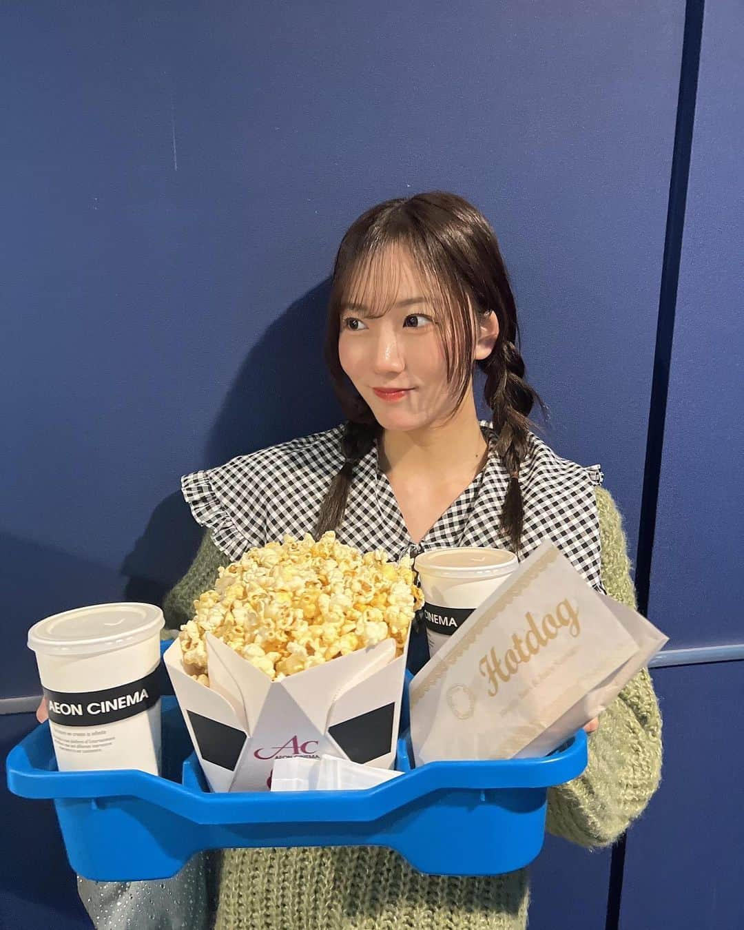 眞鍋杏樹さんのインスタグラム写真 - (眞鍋杏樹Instagram)「映画デート…的な👀🍿 【#anjumode 】  #ootd #fashion #fyp #code #冬コーデ #冬 #骨格ウェーブ #骨格ウェーブコーデ #映画 #映画鑑賞 #02 #02년생」11月28日 21時46分 - 10th_anjune