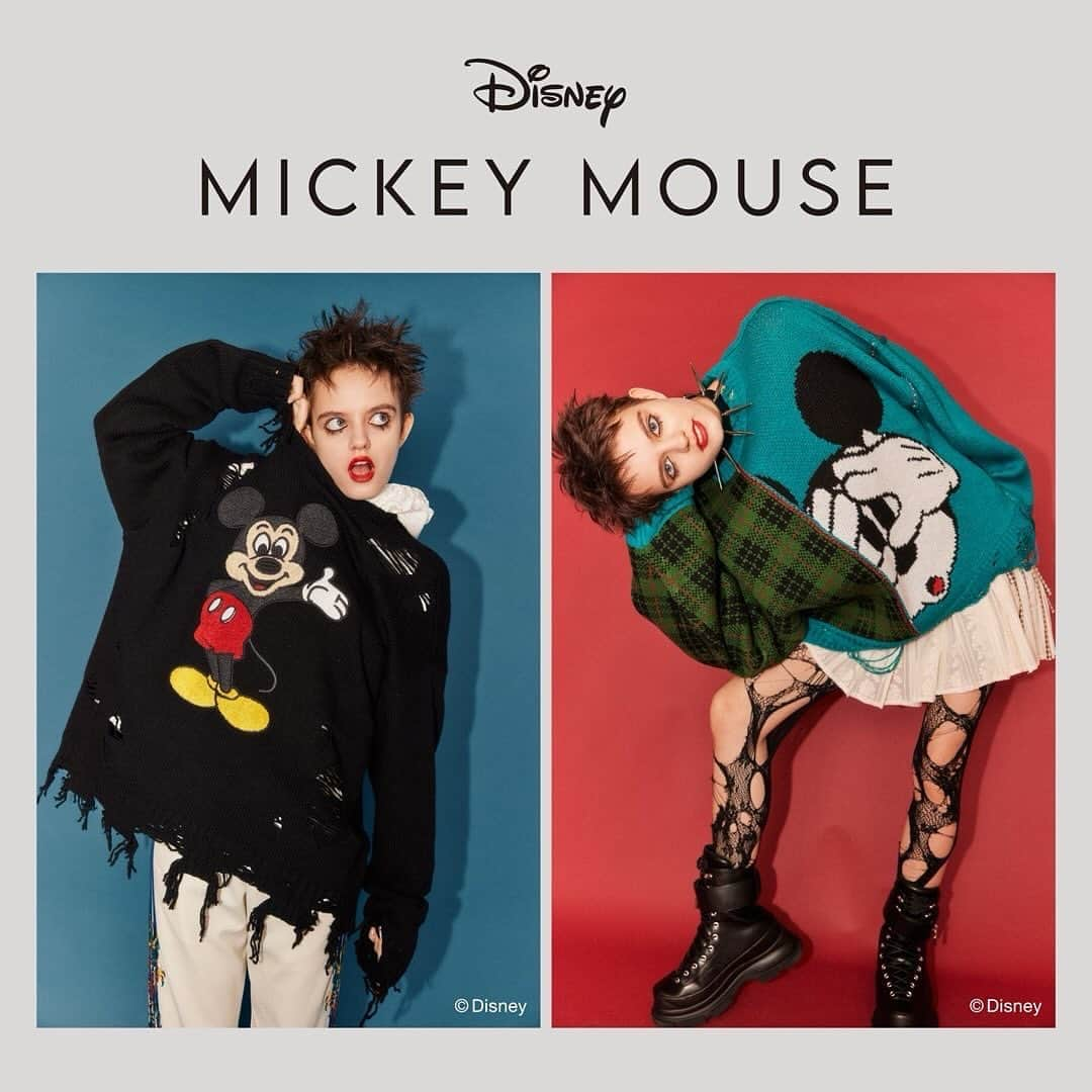 板橋よしえのインスタグラム：「. -𝗠𝗜𝗖𝗞𝗘𝗬 𝗠𝗢𝗨𝗦𝗘 𝗖𝗢𝗟𝗟𝗘𝗖𝗧𝗜𝗢𝗡-  “MICKEY MOUSE”の限定コレクションのリリースが決定！ 11/29(水)より全国の直営店舗と Candy Stripper OFFICIAL ONLINE STORE "CANDY STORE"にて発売開始。 _ _ _ _ _ _ _ _ _ _ _ _ _ _ _ _ _ _ _ _ _ _ _ _ _ _ _ _ _ _  CANDY STOREにて 11/29(水)正午～限定コレクションアイテムの 特集ページも公開！ _ _ _ _ _ _ _ _ _ _ _ _ _ _ _ _ _ _ _ _ _ _ _ _ _ _ _ _ _ _  -MICKEY MOUSE COLLECTION-  今回のコレクションではミッキーマウスを パンキッシュなムードに落とし込んだ ニットトップス2型と、 両袖にミッキーマウスとミニーマウスの グラフィックをプリントしたロンTの 計3型のアイテムがラインナップ！ ユニセックスでお楽しみいただける遊び心の 効いたアイテムに仕上がりました。 _ _ _ _ _ _ _ _ _ _ _ _ _ _ _ _ _ _ _ _ _ _ _ _ _ _ _ _ _ _ Model: @ingamarkovva  Photographer: @ryoskateyuasa  Stylist: @momomi_kanda  Hair&Make-up: @youca1220  Design: @odag_works   ©︎Disney _ _ _ _ _ _ _ _ _ _ _ _ _ _ _ _ _ _ _ _ _ _ _ _ _ _ _ _ _ _ #mickeymouse #ミッキーマウス #disney #ディズニー #candystripper」