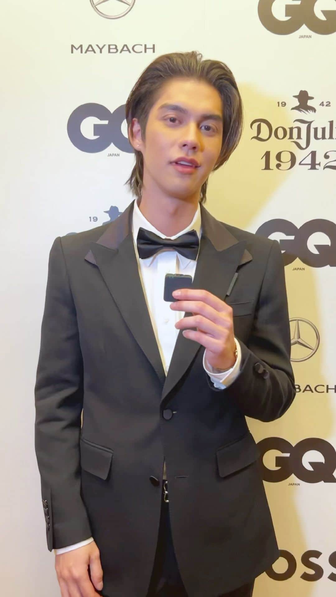 Fashionsnap.comのインスタグラム：「【イベント取材】「GQ MEN OF THE YEAR 2023」でベスト・アジアン・エンターティナー賞を受賞したタイの俳優 ブライトに、マイルールを3つ聞きました！  @bbrightvc @gqjapan #GQJAPAN #BRIGHT#ไบร์ท #fashion #vachirawitchivaaree #วชิรวิชญ์ชีวอารี」