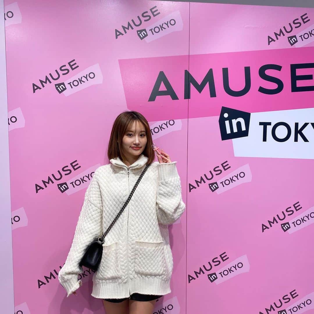 ELENAのインスタグラム：「. AMUSEの新作コスメイベント💗 ウォニョン様まみれで保養すぎた😮‍💨 AMUSEのリップパケ可愛すぎるしウォニョン様も天使😵‍💫 . #amuse」