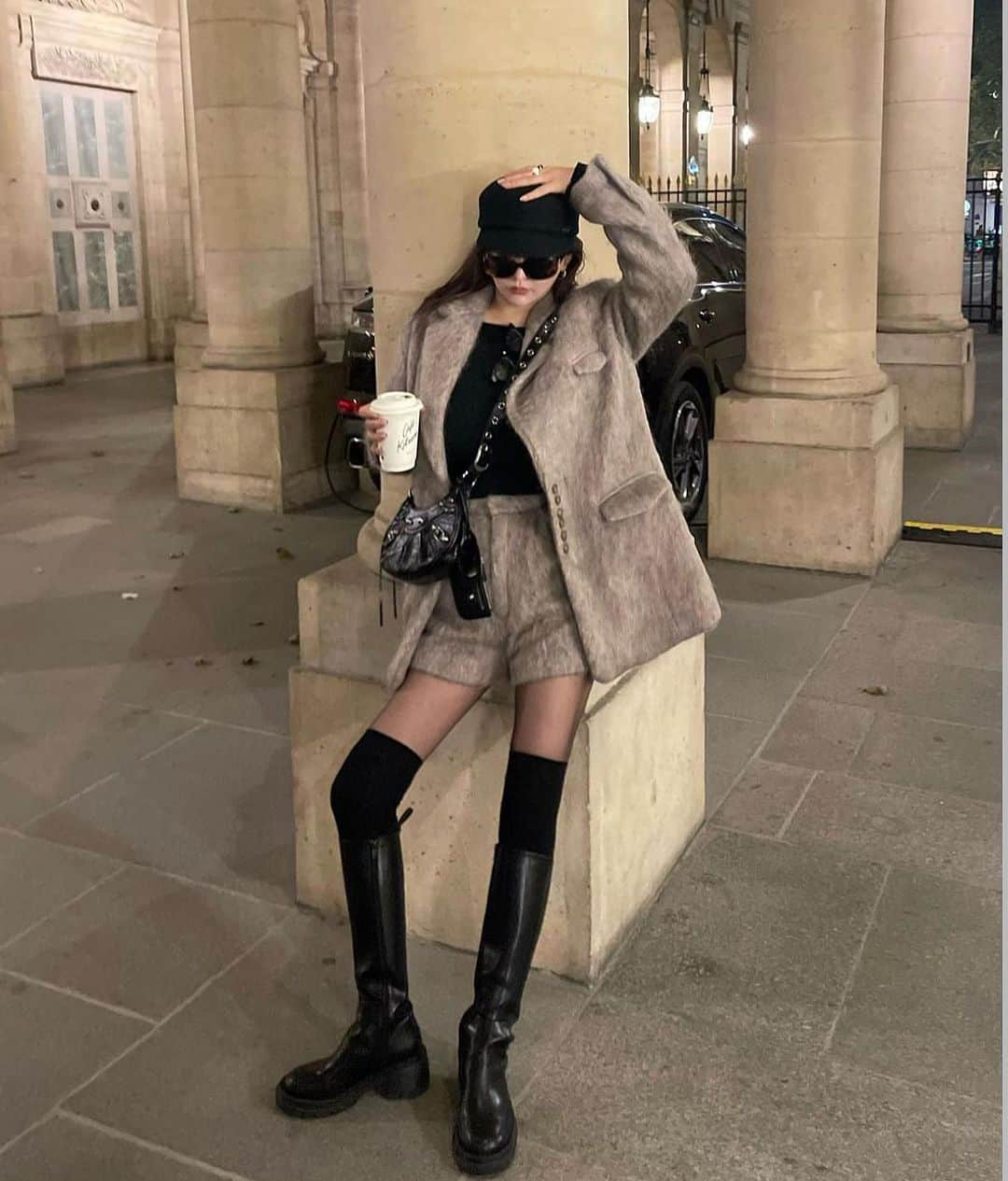 白倉あやさんのインスタグラム写真 - (白倉あやInstagram)「long boots 10 photos.🖤 昨日short bootsまとめが好評だったのでlong verも👢🫶🏻」11月28日 22時07分 - shirakur_a