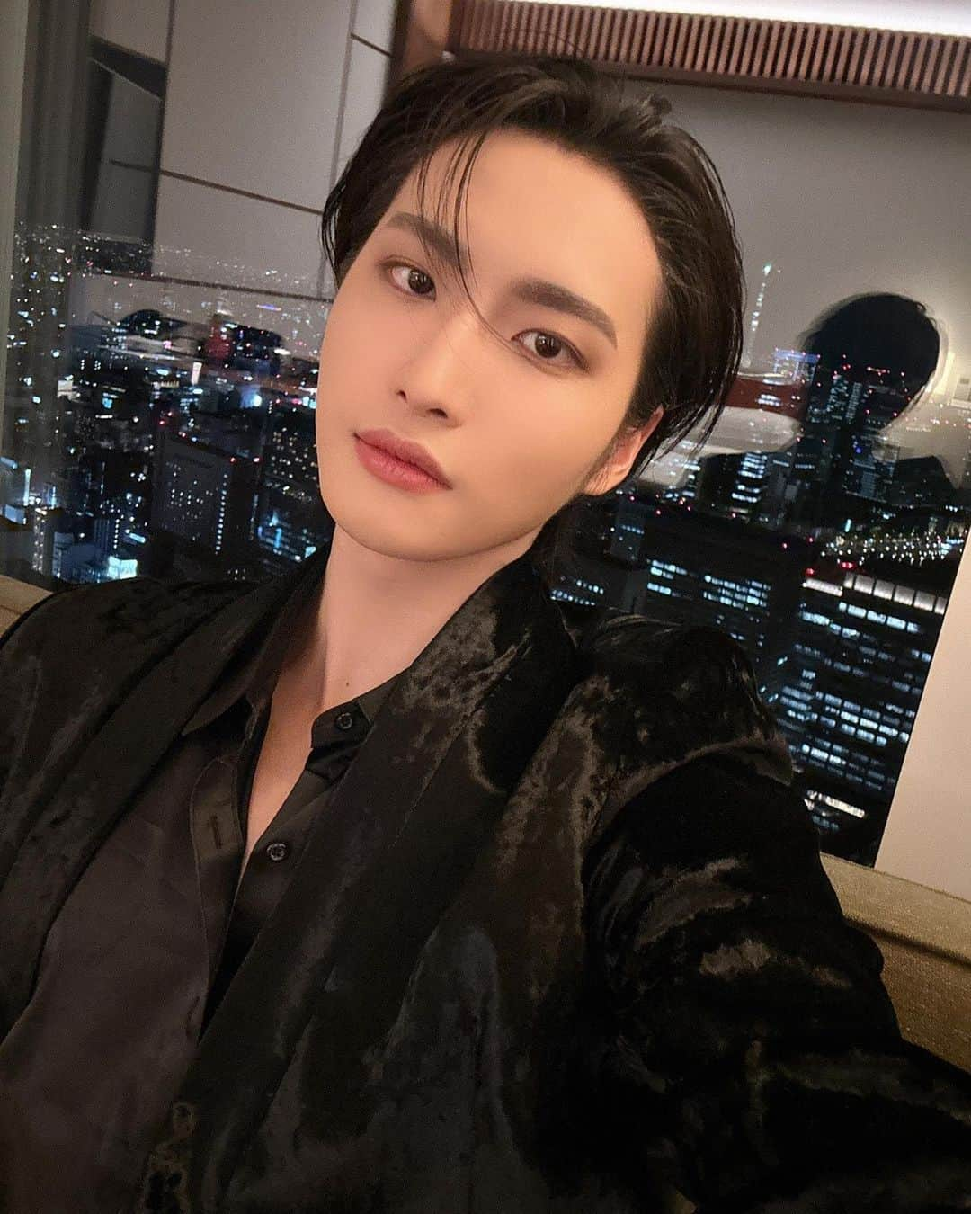 ATEEZさんのインスタグラム写真 - (ATEEZInstagram)「[#인星화그램] 언제나 고마워🩶  #ATEEZ #에이티즈 #SEONGHWA #성화」11月28日 22時09分 - ateez_official_