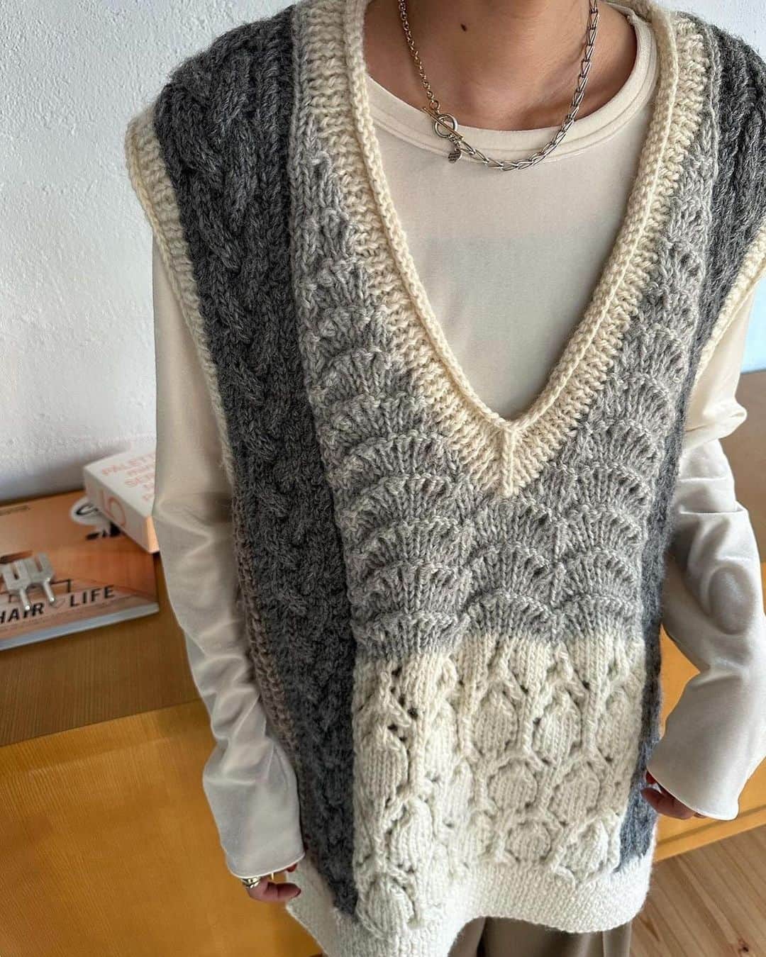 トライセクトさんのインスタグラム写真 - (トライセクトInstagram)「🪡𝖱𝖾𝖼𝗈𝗆𝗆𝖾𝗇𝖽 𝗂𝗍𝖾𝗆𝗌! ⁡ ⁡ ⁡ ⁡ 𝖡.𝖢 𝖲𝖳𝖮𝖢𝖪 @bcstock.jp  ⁡ ⁡ ⁡ ⁡ ネパールで紡績、染色をしたウール𝟣𝟢𝟢%の糸を 使用した手編みのニットアイテム。 ハンドならではのざっくり感と温かみを感じられる一着です。 ⁡ ⁡ ⁡ 🏷️𝖨𝖳𝖤𝖬𝖲 𝖫𝖨𝖲𝖳 ⁡ ◼︎ハンドニットベスト 𝗄𝗇𝗂𝗍［𝖡.𝖢 𝖲𝖳𝖮𝖢𝖪］ ¥𝟣𝟥,𝟤𝟢𝟢税込 𝗇𝗈.𝟤𝟥𝟢𝟪𝟢𝟩𝟢𝟢𝟪𝟢𝟨𝟢𝟦𝟢 𝟣𝟣月中旬入荷予定 ⁡ ◼︎ハンドニットプルオーバー 𝗄𝗇𝗂𝗍［𝖡.𝖢 𝖲𝖳𝖮𝖢𝖪］ ¥𝟣𝟨,𝟧𝟢𝟢税込 𝗇𝗈.𝟤𝟥𝟢𝟪𝟢𝟩𝟢𝟢𝟪𝟢𝟪𝟢𝟦𝟢 𝟣𝟣月中旬入荷予定 ⁡ ◼︎ハンドニットカーディガン 𝖼𝖺𝗋𝖽𝗂𝗀𝖺𝗇［𝖡.𝖢 𝖲𝖳𝖮𝖢𝖪］ ¥𝟣𝟧,𝟦𝟢𝟢税込 𝗇𝗈.𝟤𝟥𝟢𝟪𝟢𝟩𝟢𝟢𝟪𝟢𝟩𝟢𝟦𝟢 𝟣𝟣月中旬入荷予定　 ⁡ ⁡ ⁡ ⁡  ⁡ 　　　　 　　　　  　　  　　 　 ＿＿＿＿＿＿＿＿＿＿＿＿＿🏷️ ⁡ いつも投稿をご覧いただきありがとうございます！ ベイクルーズ公式インスタグラムでは WOMEN & MENの新作情報を毎日配信中📷 是非フォローしてね ♪ ▼▼▼ @baycrews ＿＿＿＿＿＿＿＿＿＿＿＿＿＿ ⁡ #baycrews #bcstock #ベイクルーズ#ベーセーストック #ニットコーデ#ニット #ベストコーデ #ベスト #ハンドニット #プルオーバー #カーディガンコーデ #カーディガン #大人コーデ  #着回し #着回しコーデ  #トレンドコーデ #スタッフコーデ #スタイリング#秋冬コーデ #秋服コーデ#着回し術#着こなし術#レイヤードコーデ #レイヤード#リアルバイ #リアルコーデ」11月28日 22時19分 - baycrews