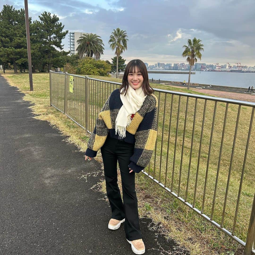 中崎花音さんのインスタグラム写真 - (中崎花音Instagram)「撮影場所が綺麗だった〜☁️ そしてこのニットカーディガン、ショート丈でお気に入り🫶  #公園 #撮影 #アイドル #女優 #歌手 #モデル #ぼぶ #ニットコーデ #ショート丈 #ニットカーディガン」11月28日 22時23分 - cq_kanon_n