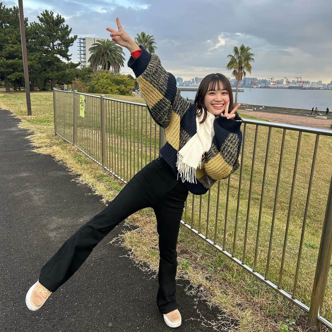 中崎花音さんのインスタグラム写真 - (中崎花音Instagram)「撮影場所が綺麗だった〜☁️ そしてこのニットカーディガン、ショート丈でお気に入り🫶  #公園 #撮影 #アイドル #女優 #歌手 #モデル #ぼぶ #ニットコーデ #ショート丈 #ニットカーディガン」11月28日 22時23分 - cq_kanon_n