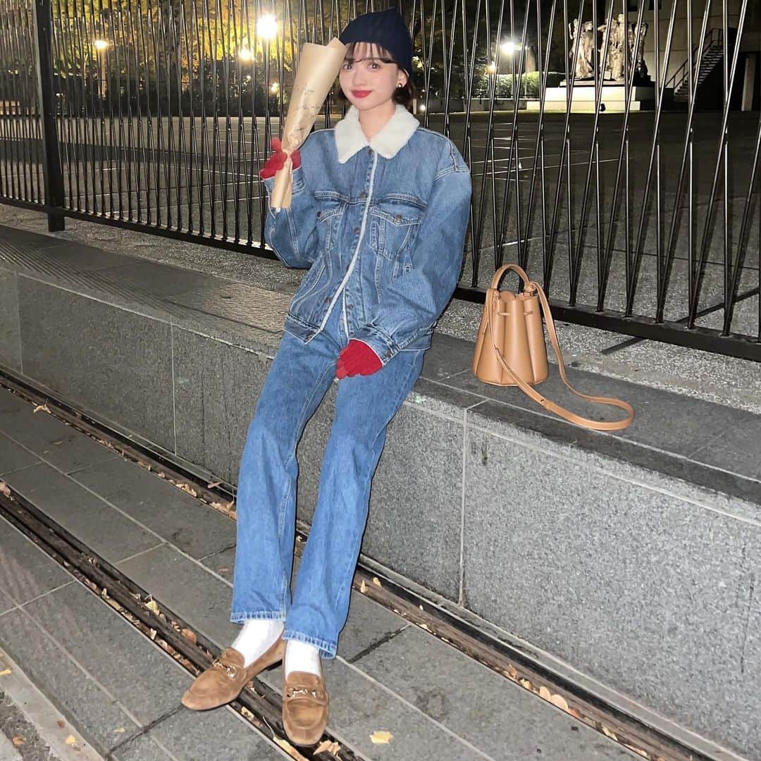 zussaのインスタグラム：「navy × red × denim 💙👖❤️」
