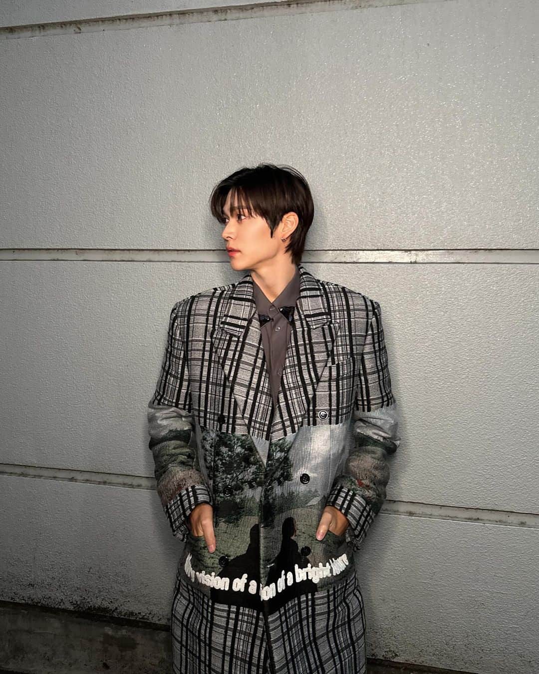RIIZEのインスタグラム：「man in gray   #RIIZE #라이즈  #EUNSEOK #은석  #RISEandREALIZE」