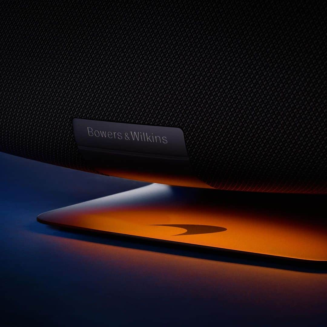 McLaren Automotiveさんのインスタグラム写真 - (McLaren AutomotiveInstagram)「Celebrating the long-standing, award-winning relationship between Bowers & Wilkins and McLaren Automotive, the Zeppelin McLaren Edition speaker fuses McLaren-inspired styling and high-performance wireless sound.  #McLarenAuto #BowersWilkins #Zeppelin」11月28日 23時00分 - mclarenauto