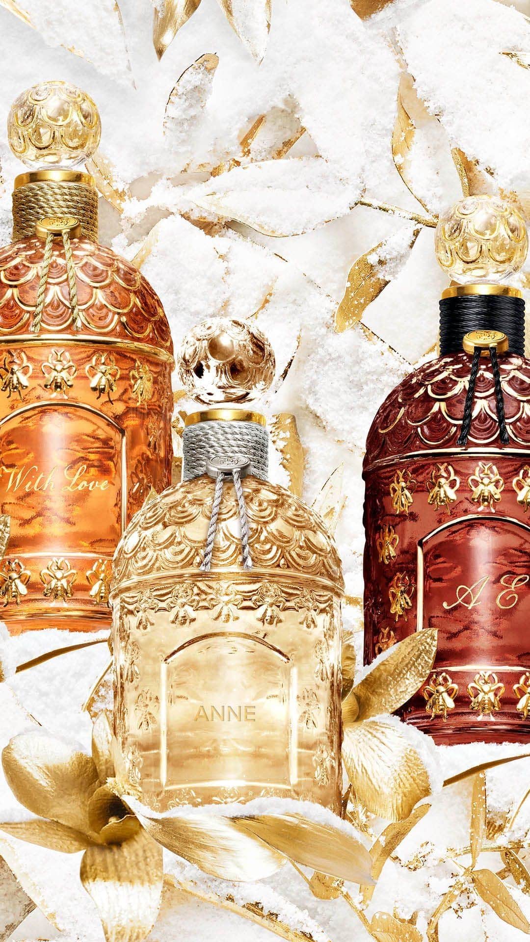 ゲランのインスタグラム：「The essence of French elegance, bottled. Craft your unique Bee Bottle for the holiday season at guerlain.com. — #BeelieveInFantasy #GuerlainPerfume #HolidayCollection #GiftGuide #Fragrance #FragranceCollection #BeeBottle #IconicFragrance #PerfumerSince1828」