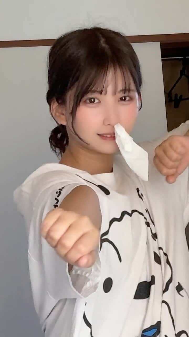 のインスタグラム：「鼻血出た」