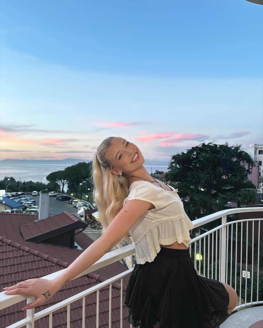 ローレン・グレイのインスタグラム：「italia<3」