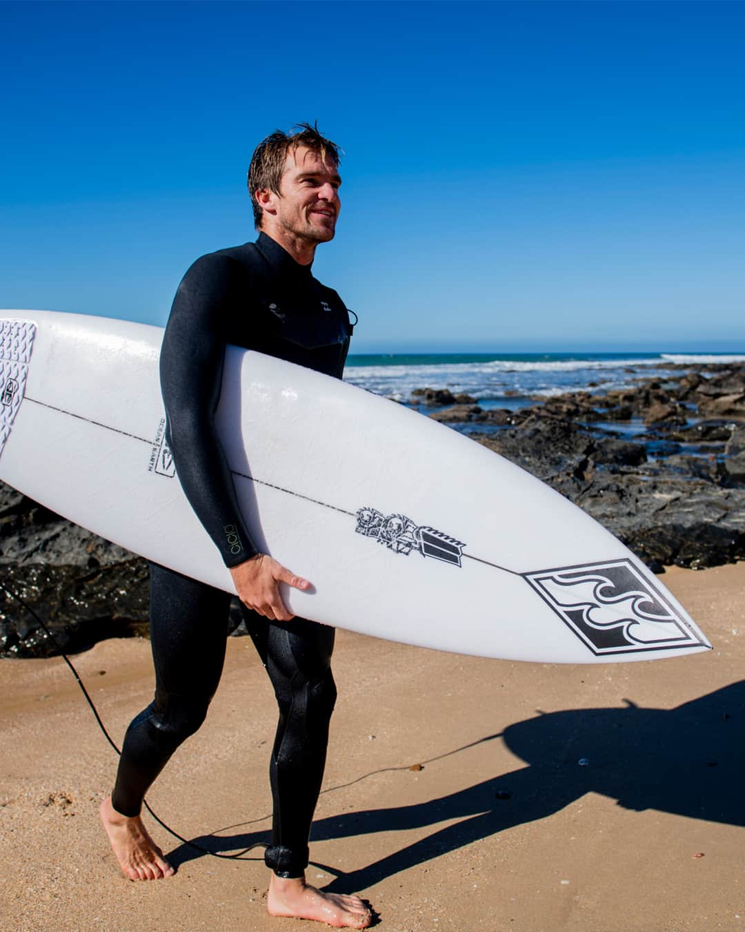 ビラボンさんのインスタグラム写真 - (ビラボンInstagram)「Even goofies can go natural. 🌱  @ryancallinan in the Furnace Natural Wetsuit featuring Organiprene, a USDA certified bio-based natural rubber sourced from FSC-certified plantations. This natural rubber wetsuit is also built with a Graphene-infused interior and an Airlite 4D stretch jersey for the perfect combination of warmth and flexibility.  Say goodbye to neoprene, and say hello to the next dimension in comfort, warmth and sustainability.  #BillabongWetsuits」11月28日 23時30分 - billabong