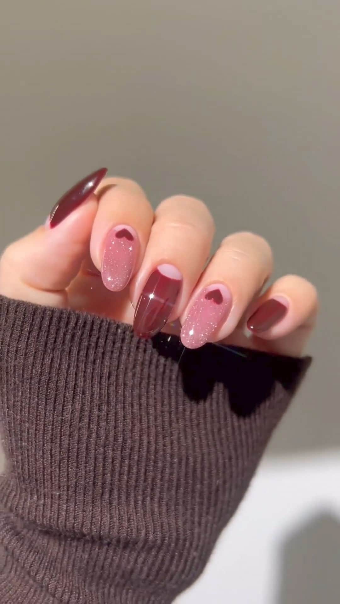 SHEINのインスタグラム：「Do you 💓 these romantic tips as much as we do?? 😍 @heygreatnails  #SHEINinspo」