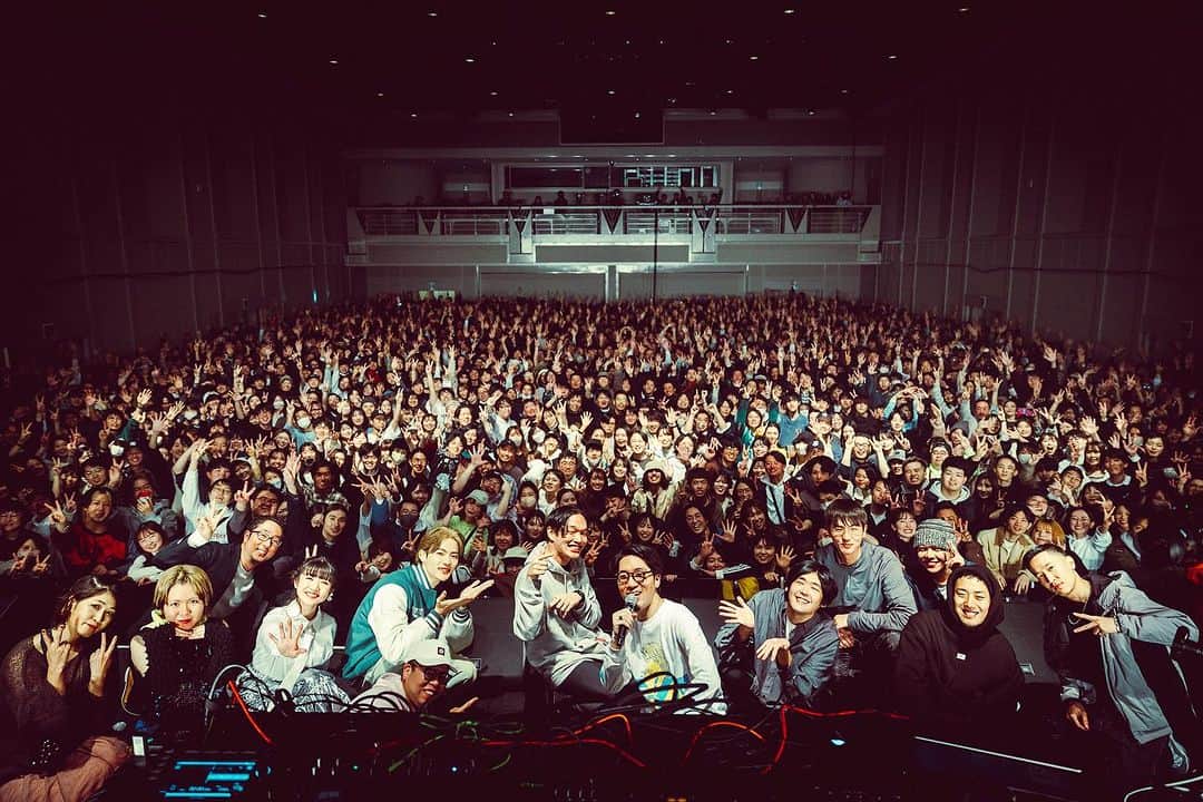tofubeatsのインスタグラム：「11/26 tofubeatsメジャーデビュー10周年イベントお越しの皆様、ゲストの皆様、スタッフの皆様本当にありがとうございました！思い出に残る1日になりました。  Photography by @yokoching」